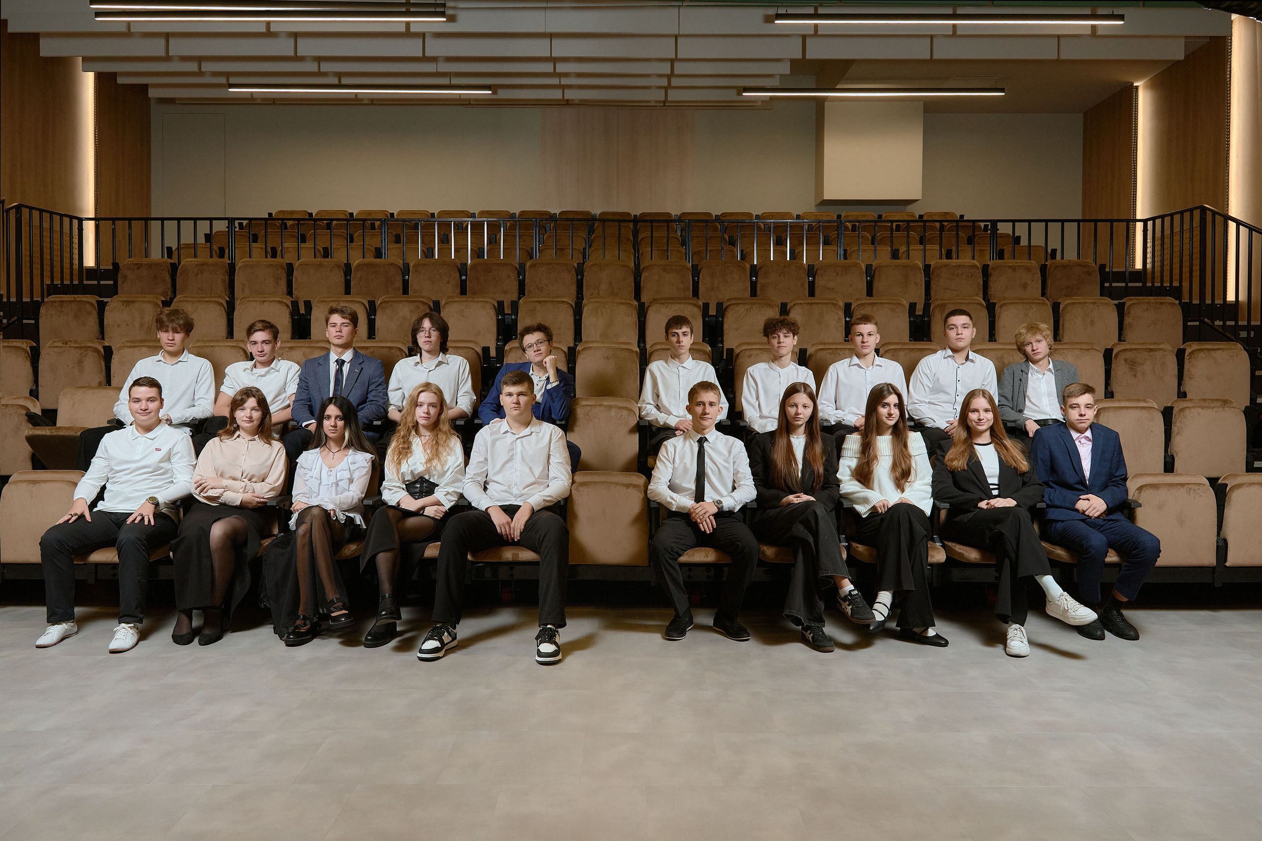 Как проходит съёмка школьников. Выпускные альбомы в Губкине. Фотограф Евгений Брюхович