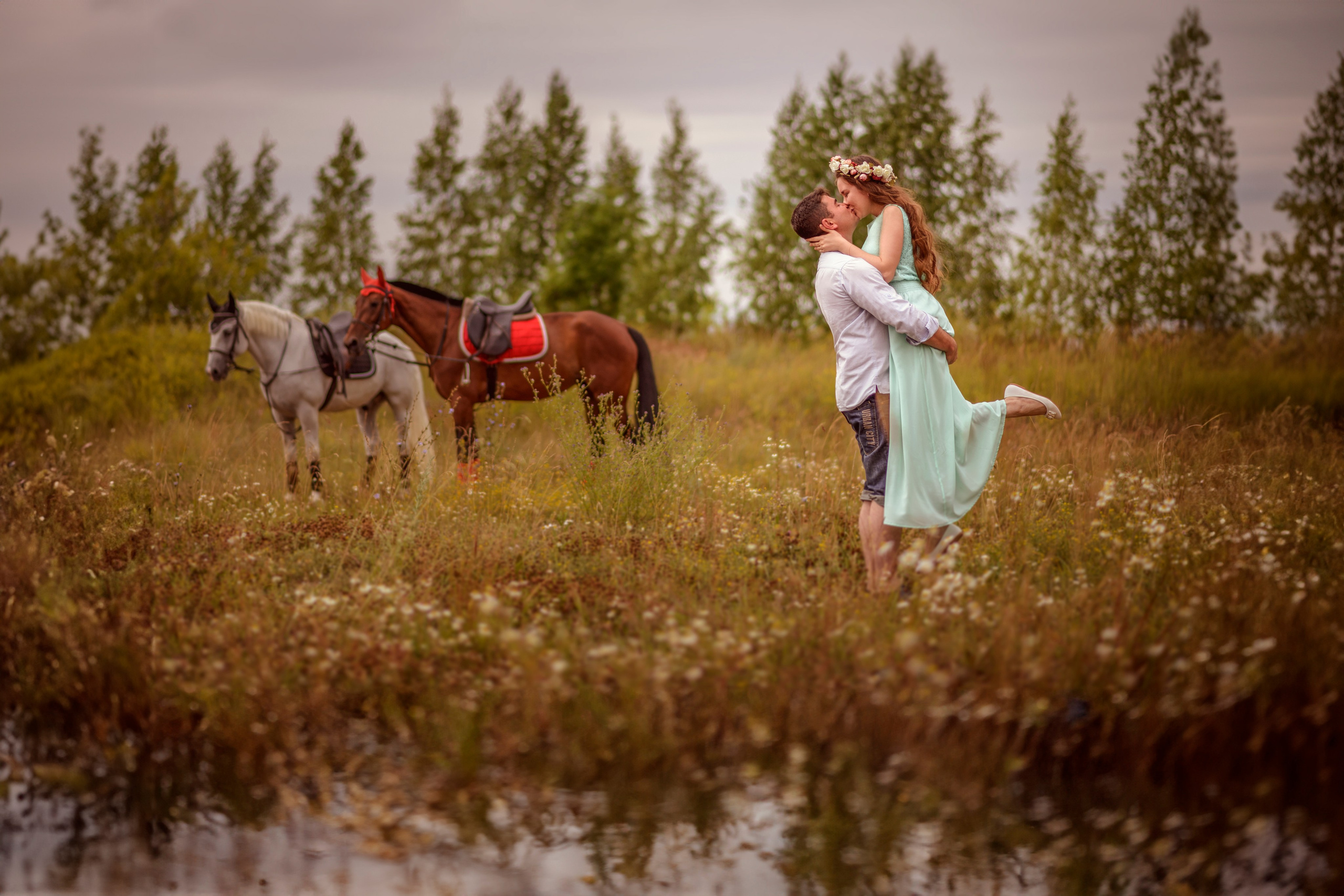 Романтическая Love Story фотосессия в Казани, профессиональный фотограф в г. Казани +79172284430, съёмка истории любви на природе в парке или студии, эмоциональные кадры пар, городской стиль, свадебные и домашние фото, кинематографичные образы, лучший фотограф для пар в Казани +79172284430