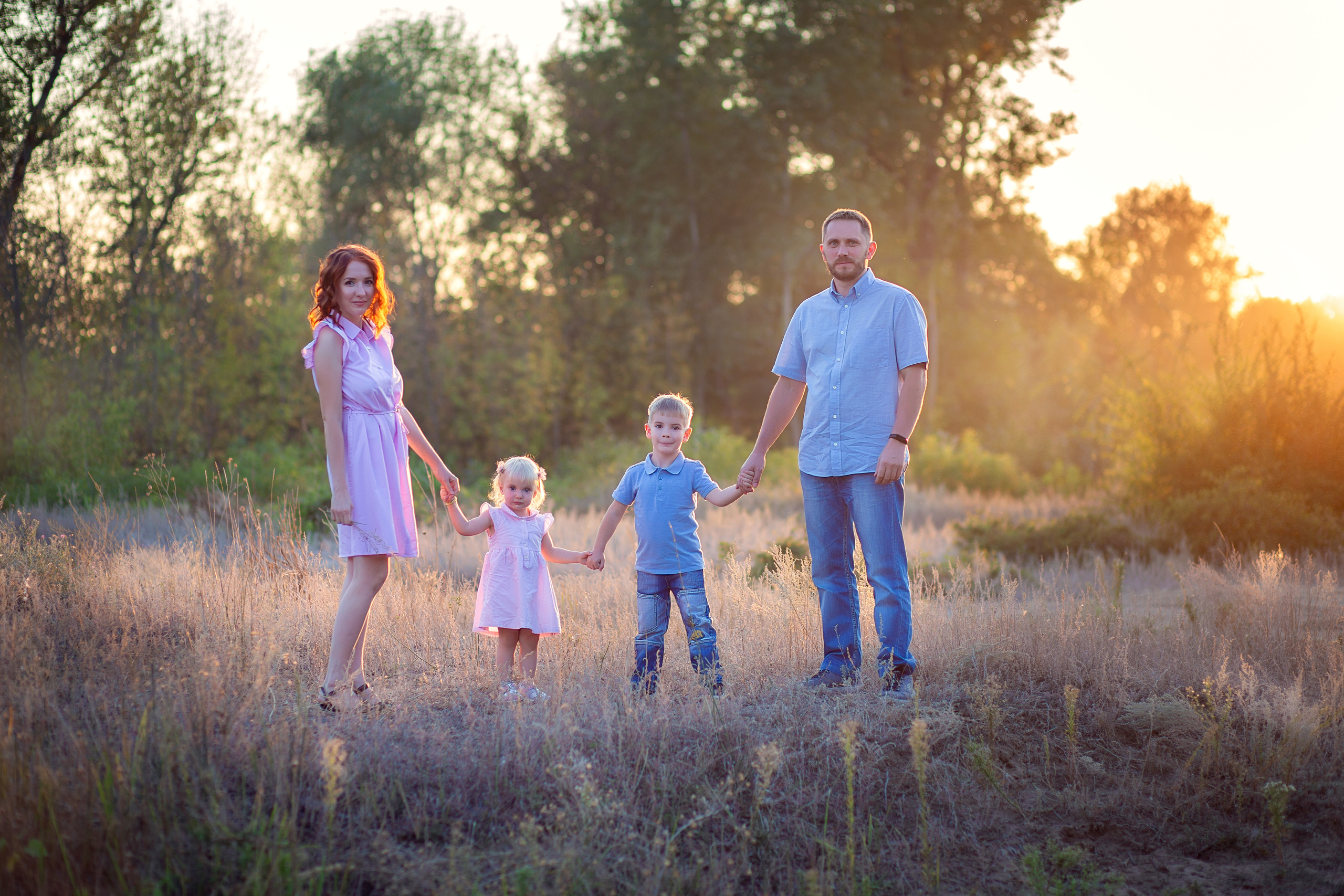 Семейная фотосессия с детьми на природе