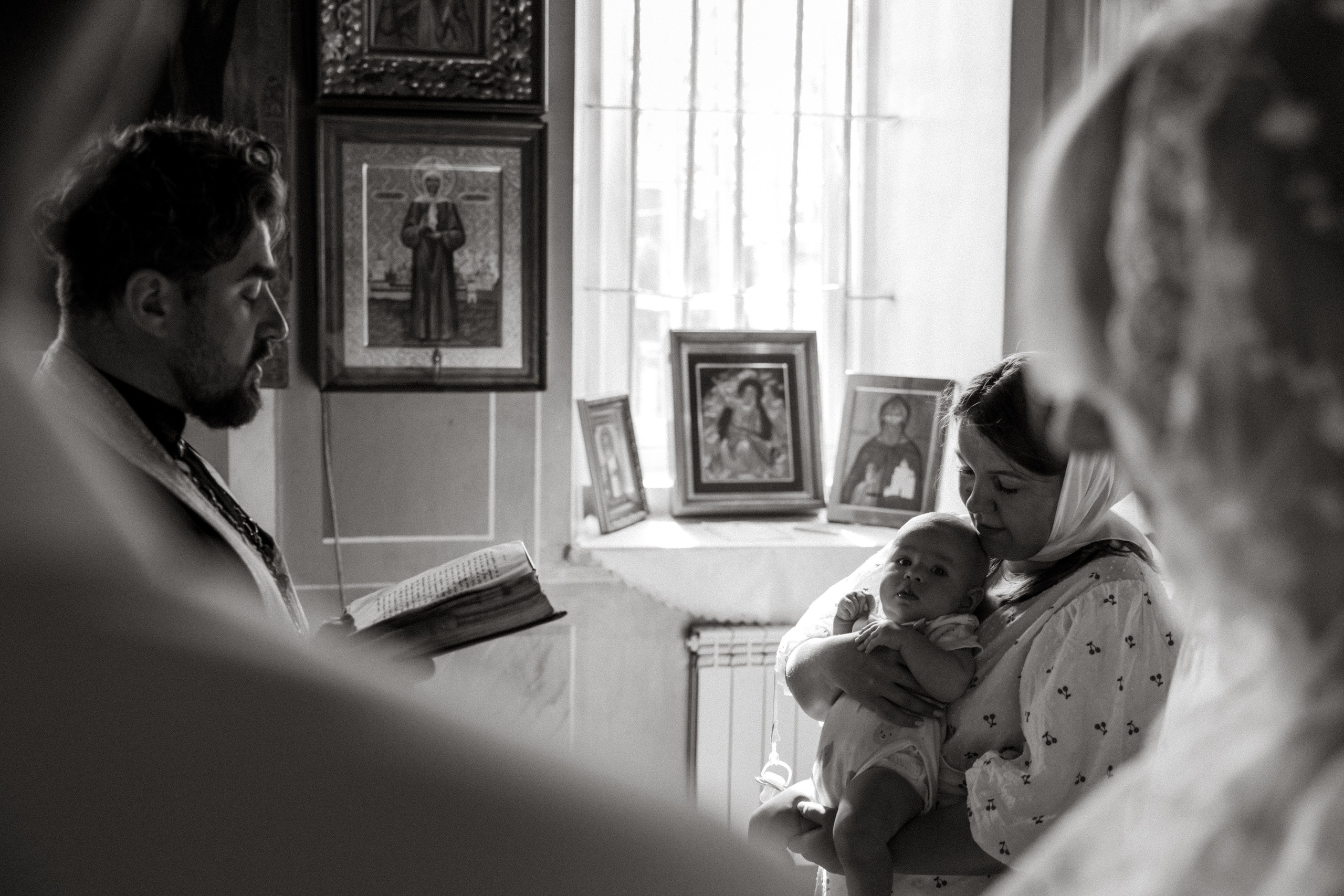 фотосессия крещения, крещение младенца, церемония крещения, фотограф на крещение, таинство крещения фотосессия