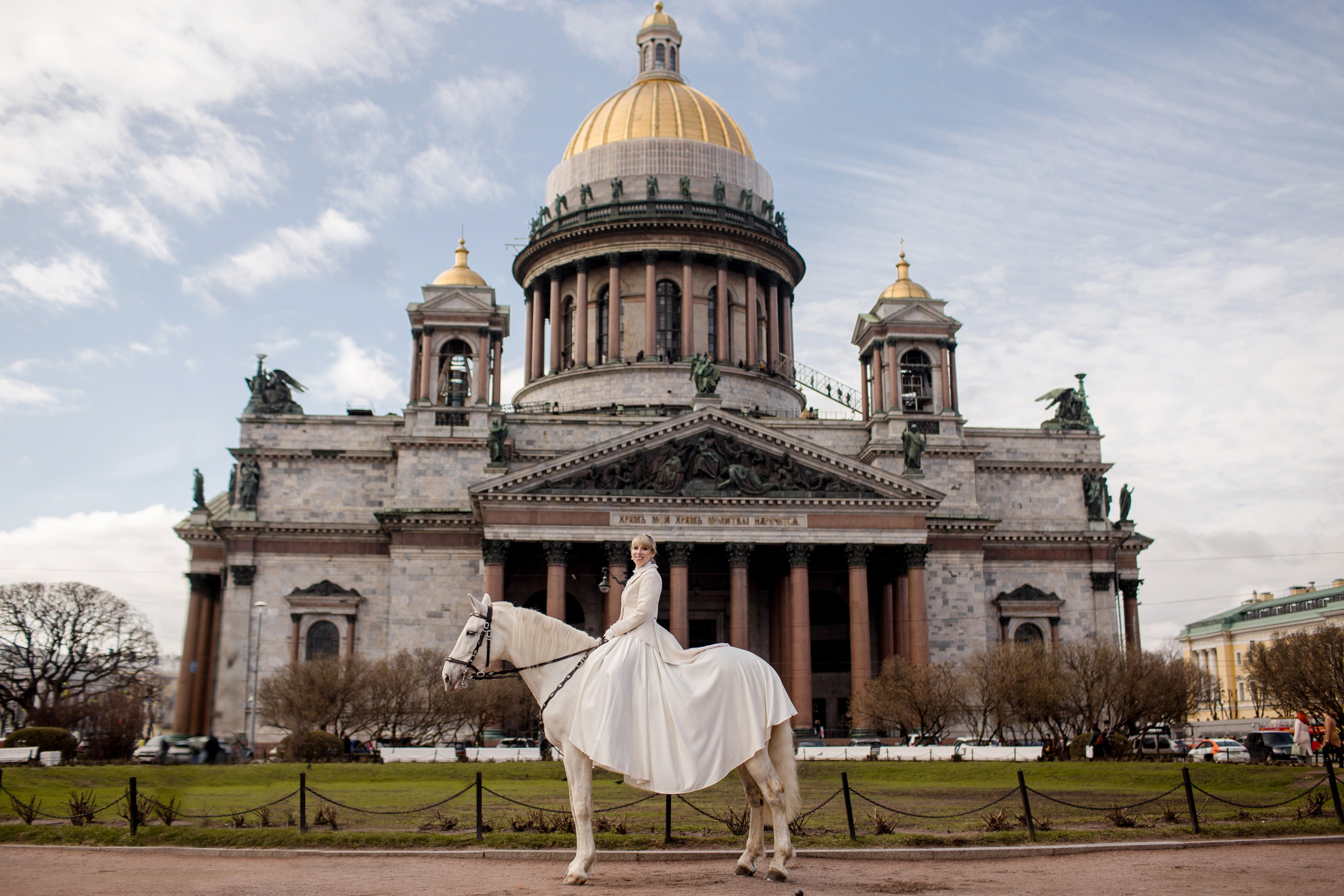 Фотопроект в центре Санкт-Петербурга с лошадьми