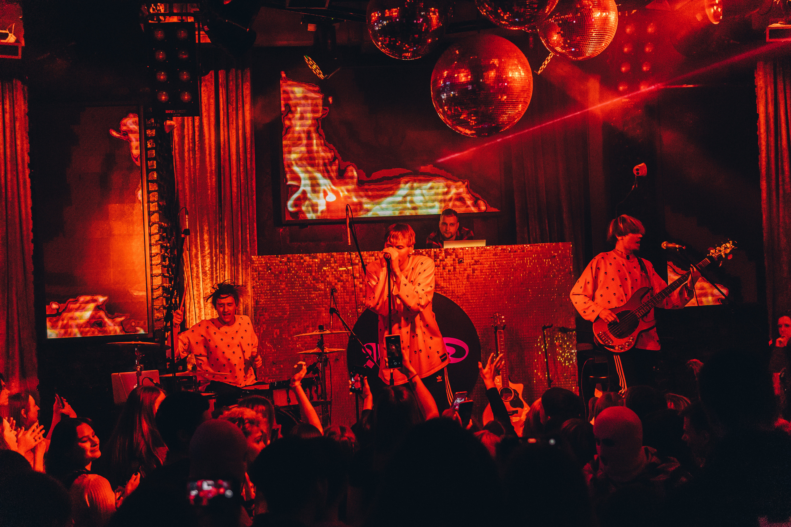 Репортажная съемка концерта группы КОСМОНАВТОВ НЕТ в г. Ростов-на-Дону. Фотограф в Ростове-на-Дону Игорь Апасеев