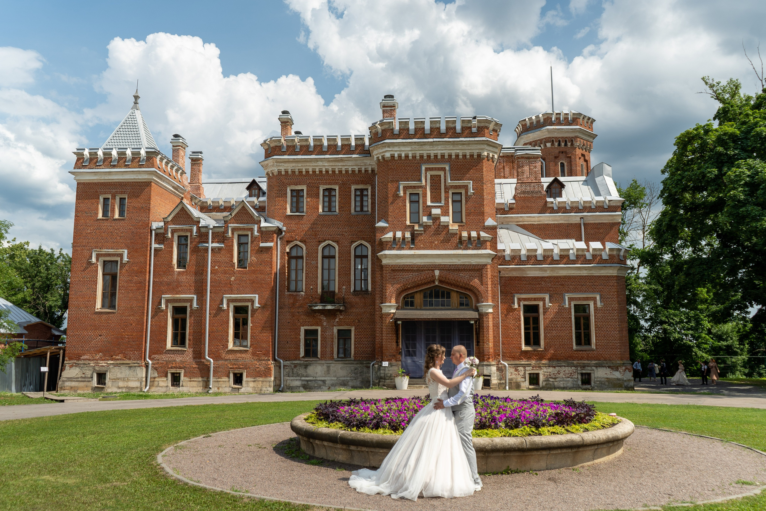Замок Принцессы Ольденбургской в Рамони. Свадебный фотограф и видеограф в Воронеже