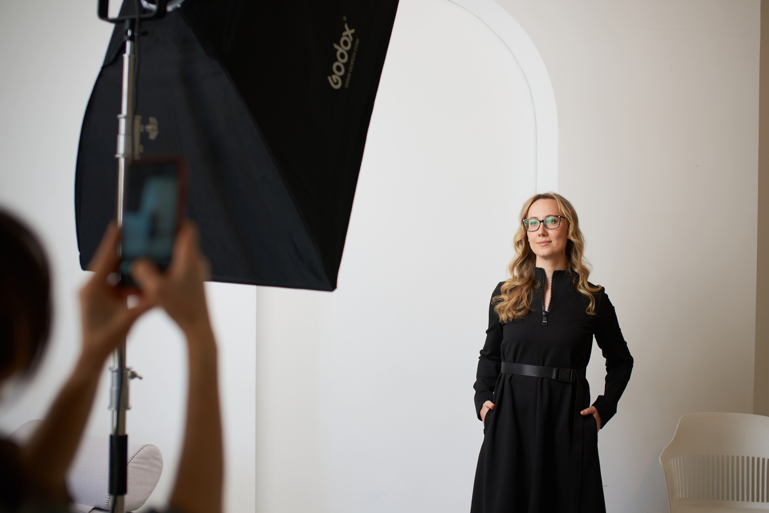 Цены на фотосъемку в Новосибирске, заказать репортаж, портреты или плёночного фотографа. Репортажный и женский фотограф в Новосибирске