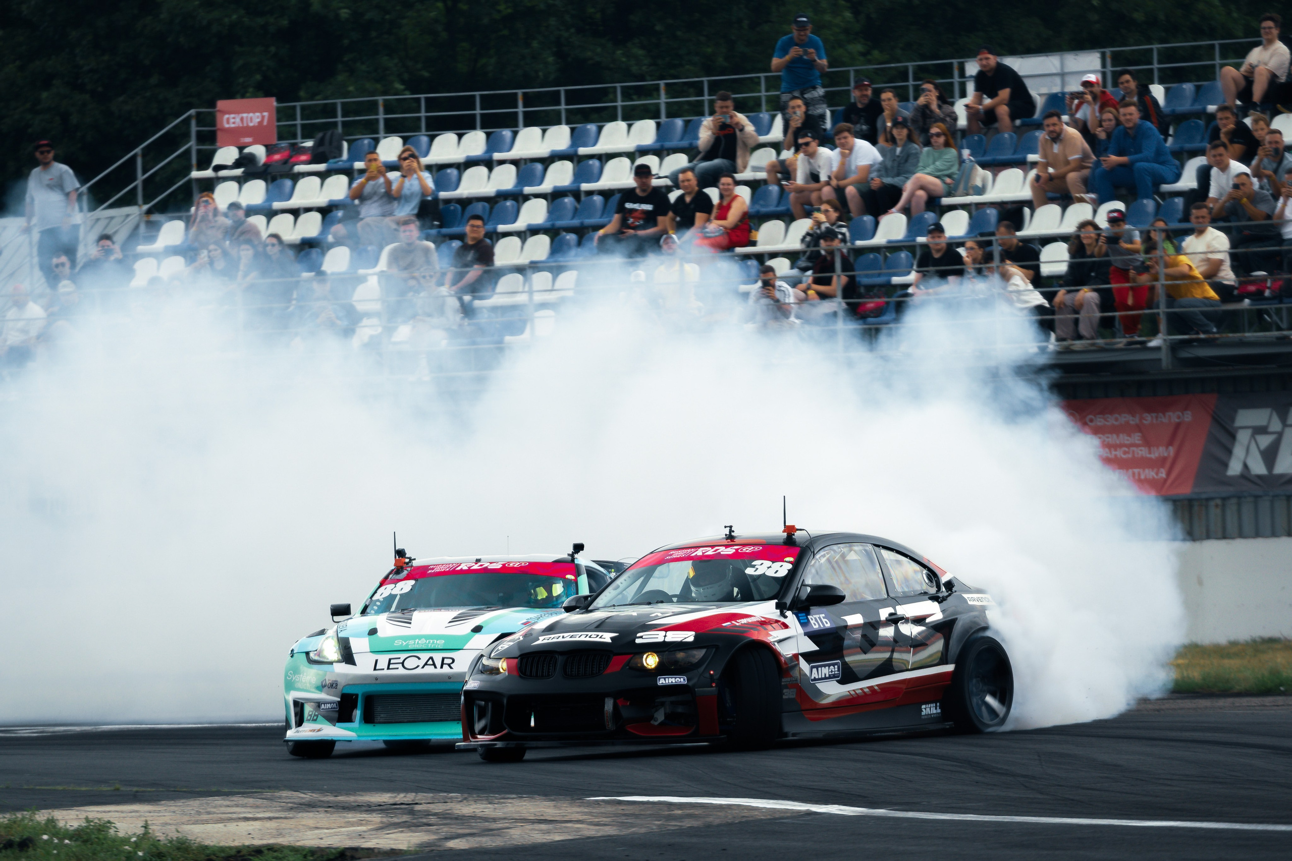 Автомобильный фотограф в Москве Иван Петушков