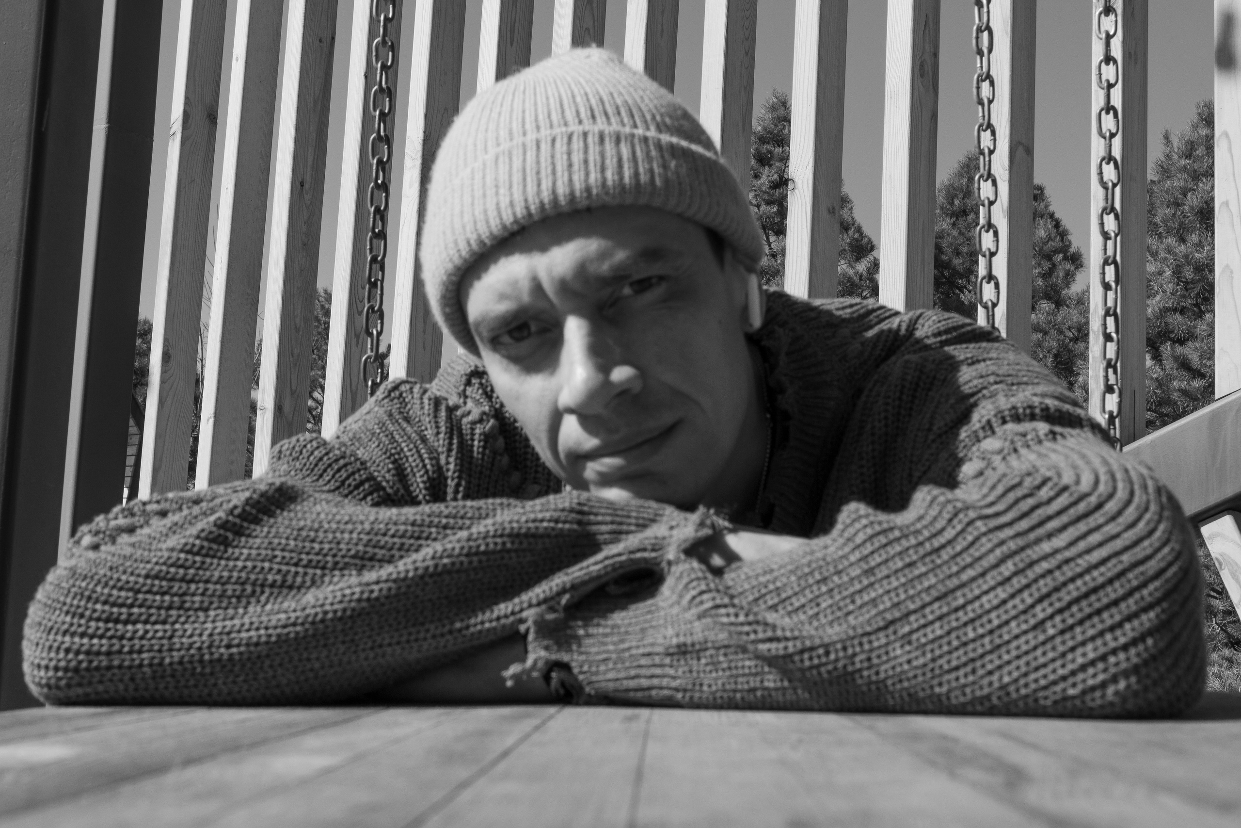 Весна. Прогулка во дворе офиса. Фотограф Евгений Серебряков в Екатеринбурге