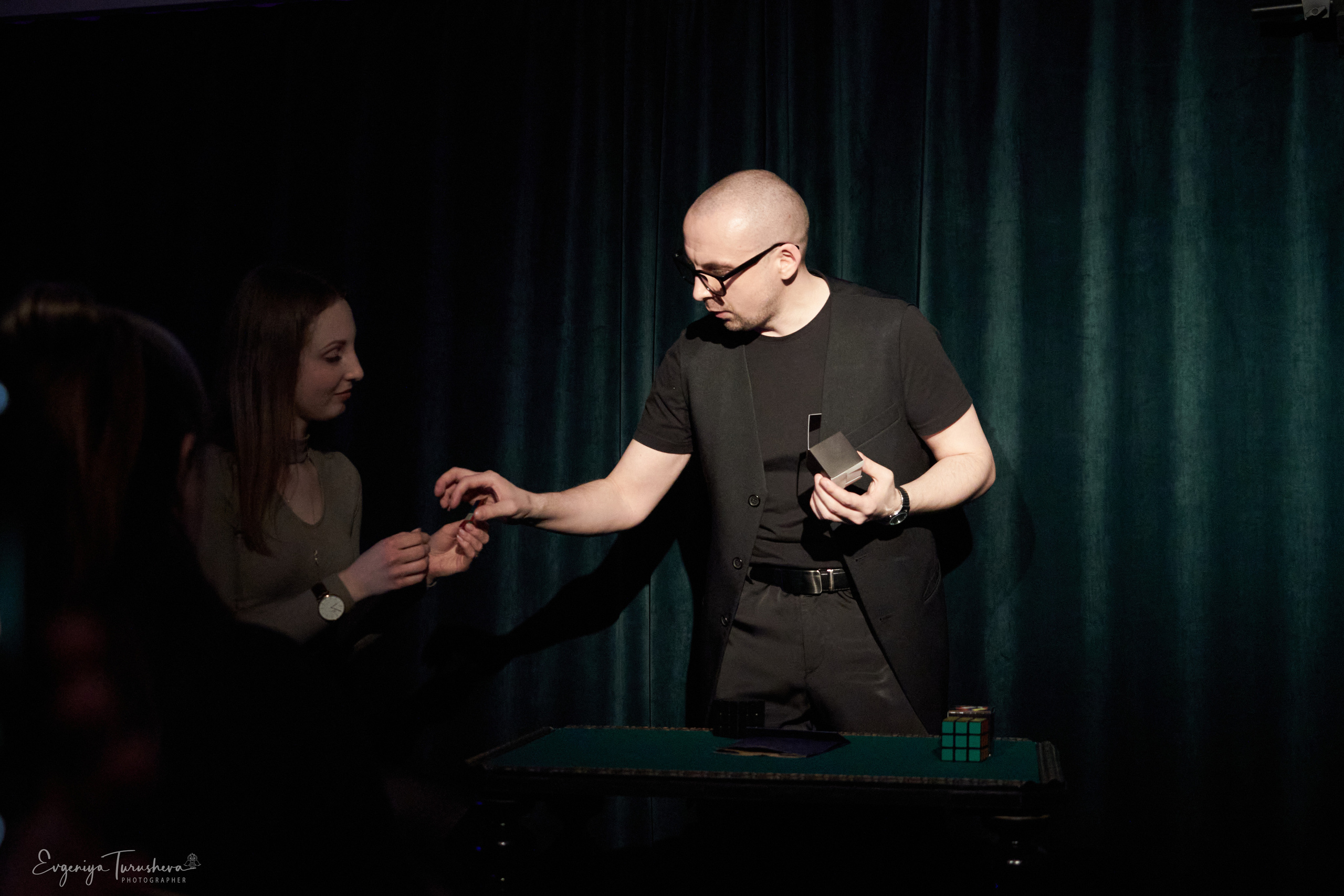 MAGIC AT HOME — МАГИЧЕСКИЙ КВАРТИРНИК. Фотограф Евгения Турушева