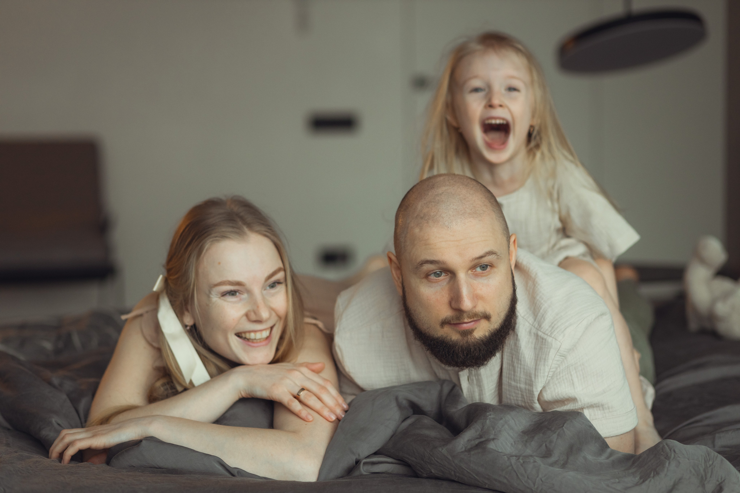 Для красивых кадров, необходимо поработать над образами всех участников съемки.