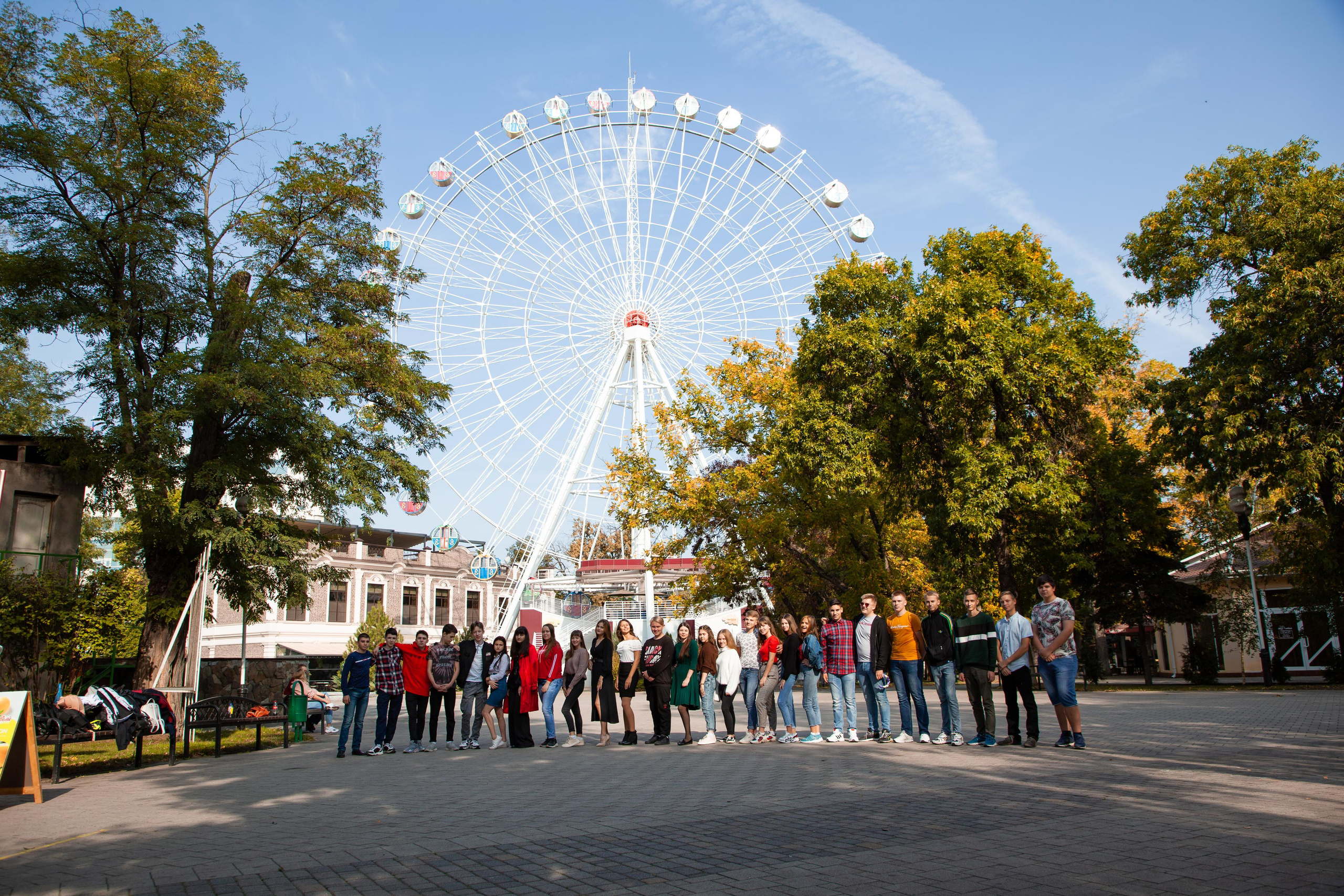 Фотосъемка старших классов в «Городском парке». Детский школьный и семейный фотограф в Краснодаре