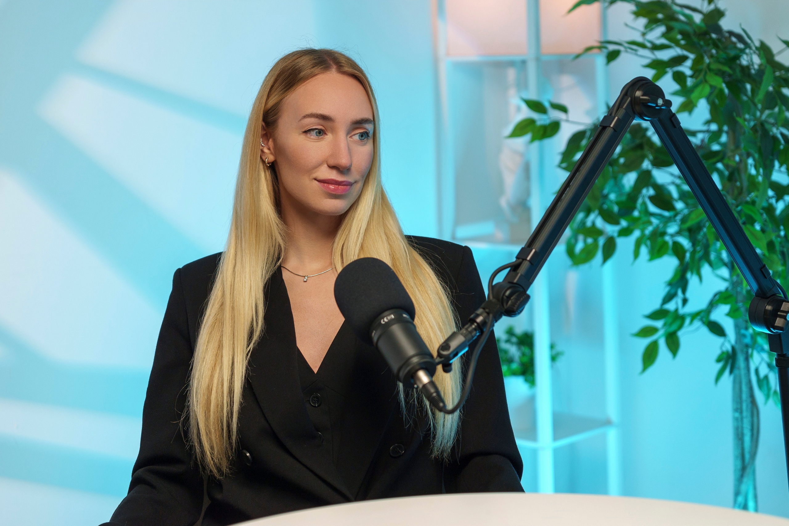 WHITE — готовые. Подкасты и прямые эфиры Сочи