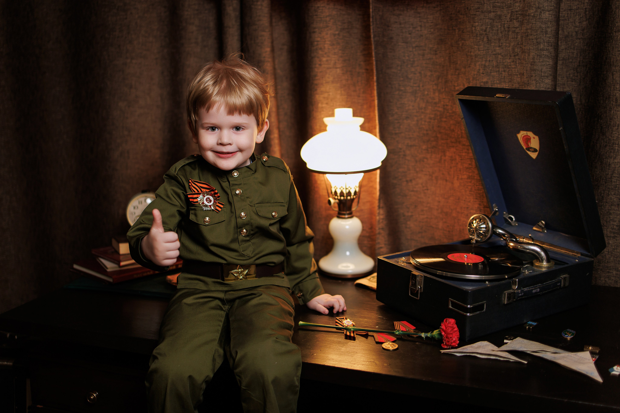 9 мая. Интерьерная фотостудия Background в Омске