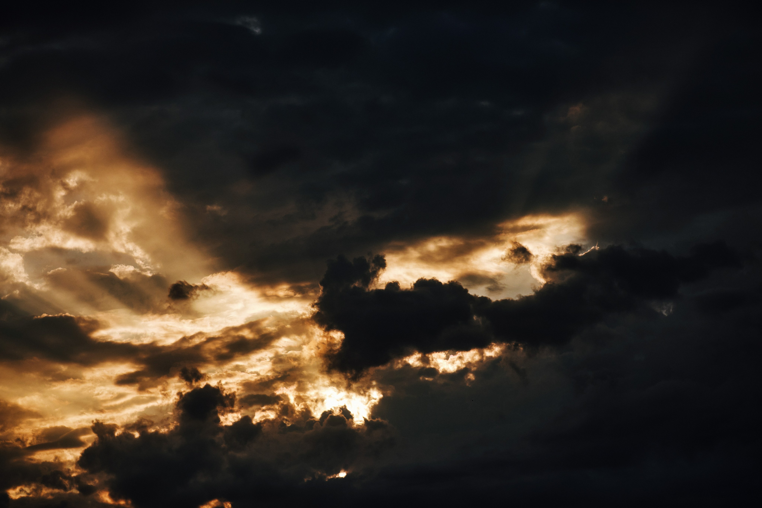 Очень красивый закат в июле 2025 года в Приморском крае