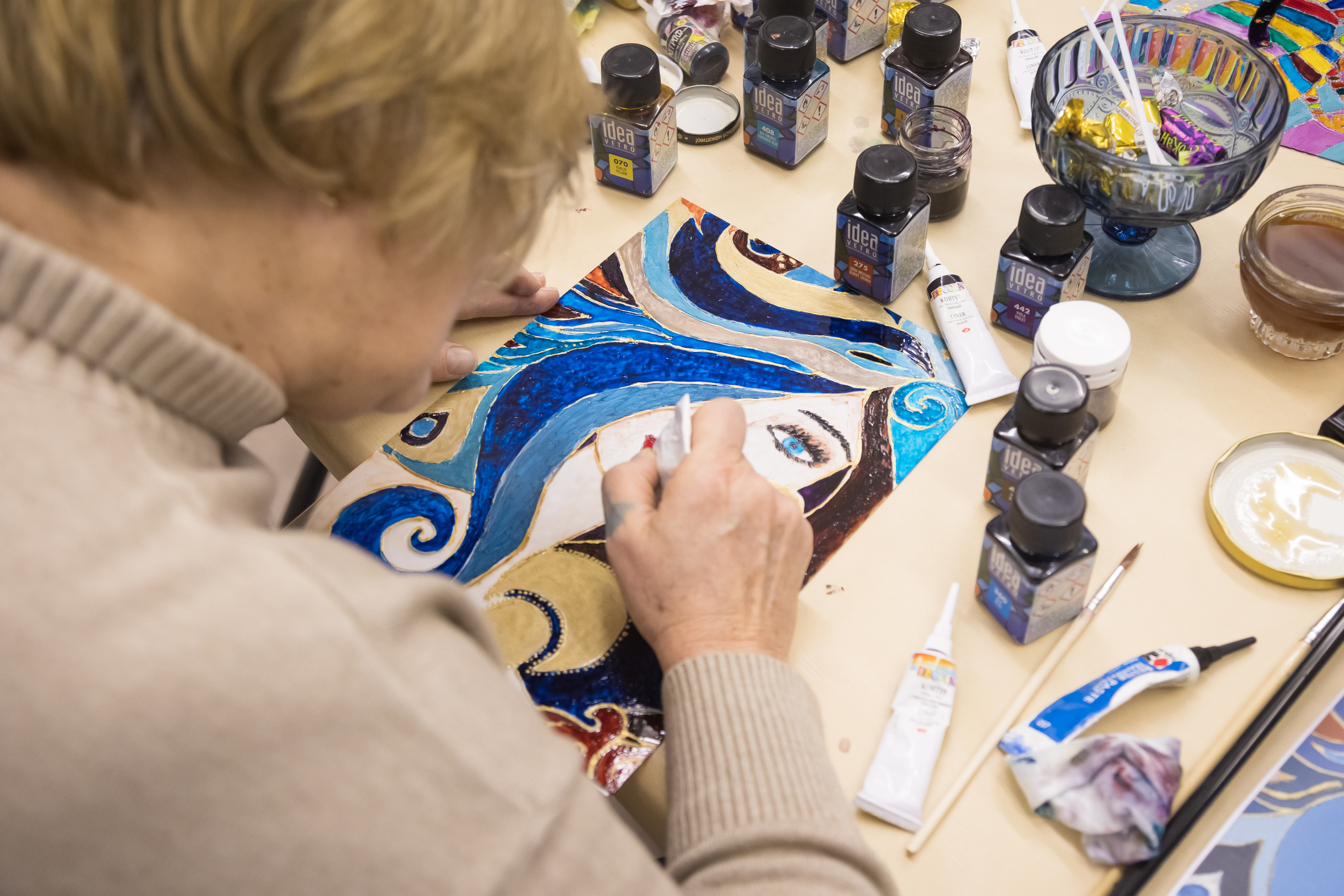 МАСТЕР-КЛАСС ПО ВИТРАЖНОЙ РОСПИСИ. Кризисный и телесно-ориентированный психолог в Москве Печора Катерина✨