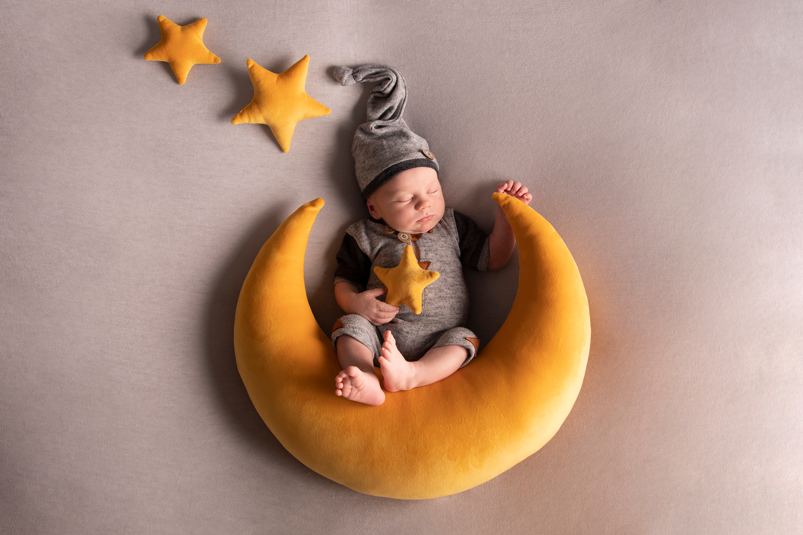 новорожденный ребенок