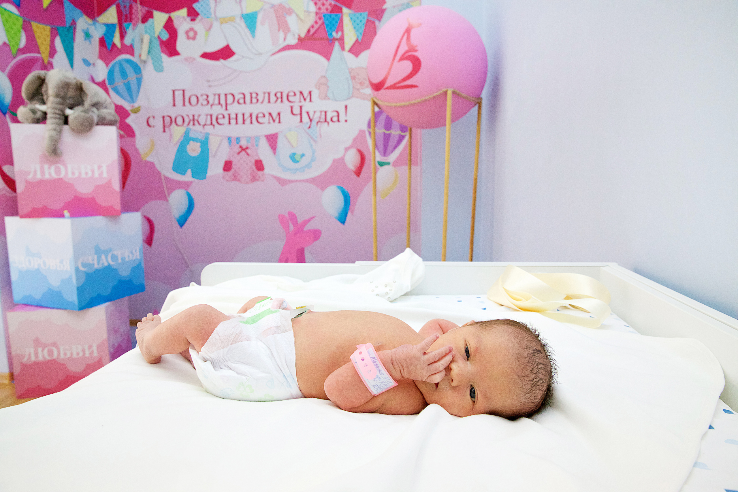 Фото выписка. Детский фотограф новорожденных в Краснодаре Чижова Марина