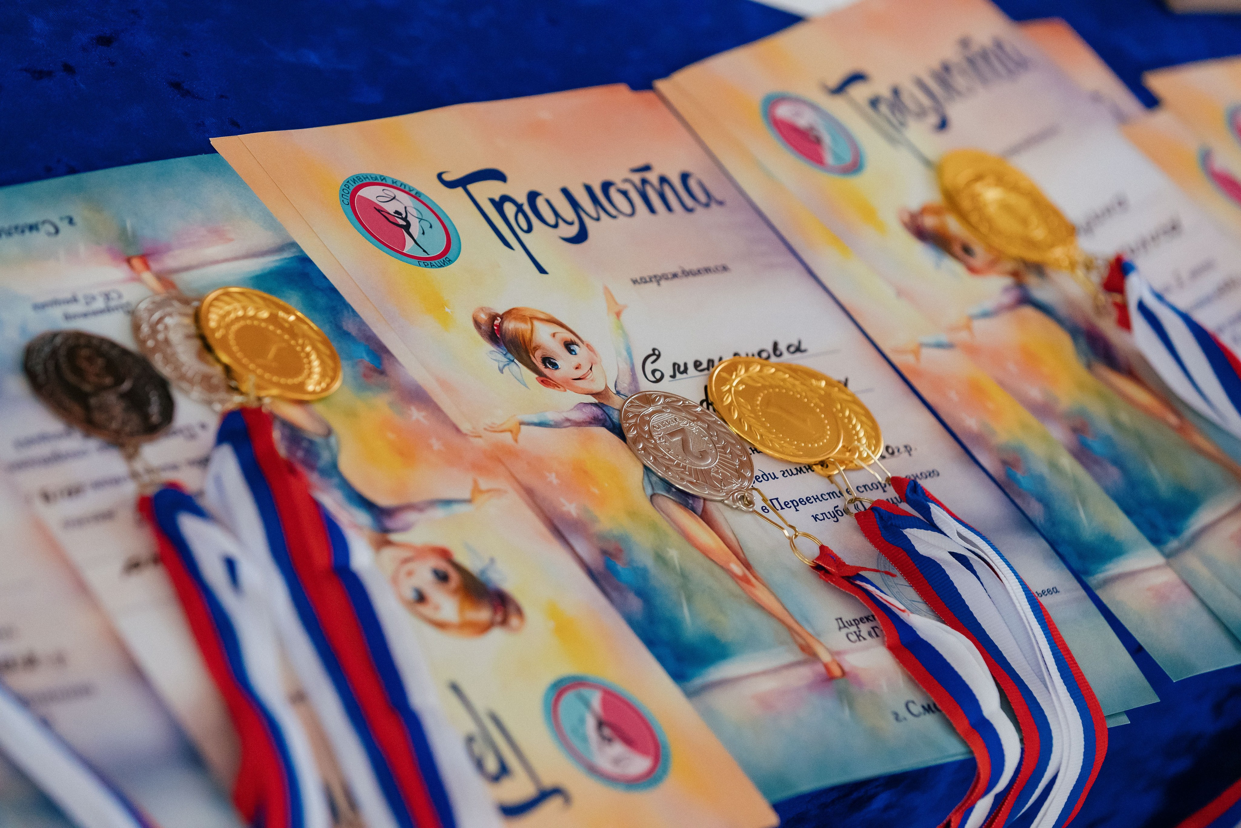 Клубные соревнования среди девочек 1 года обучения. Спортивный фотограф Александр Васильев. RG и AGG