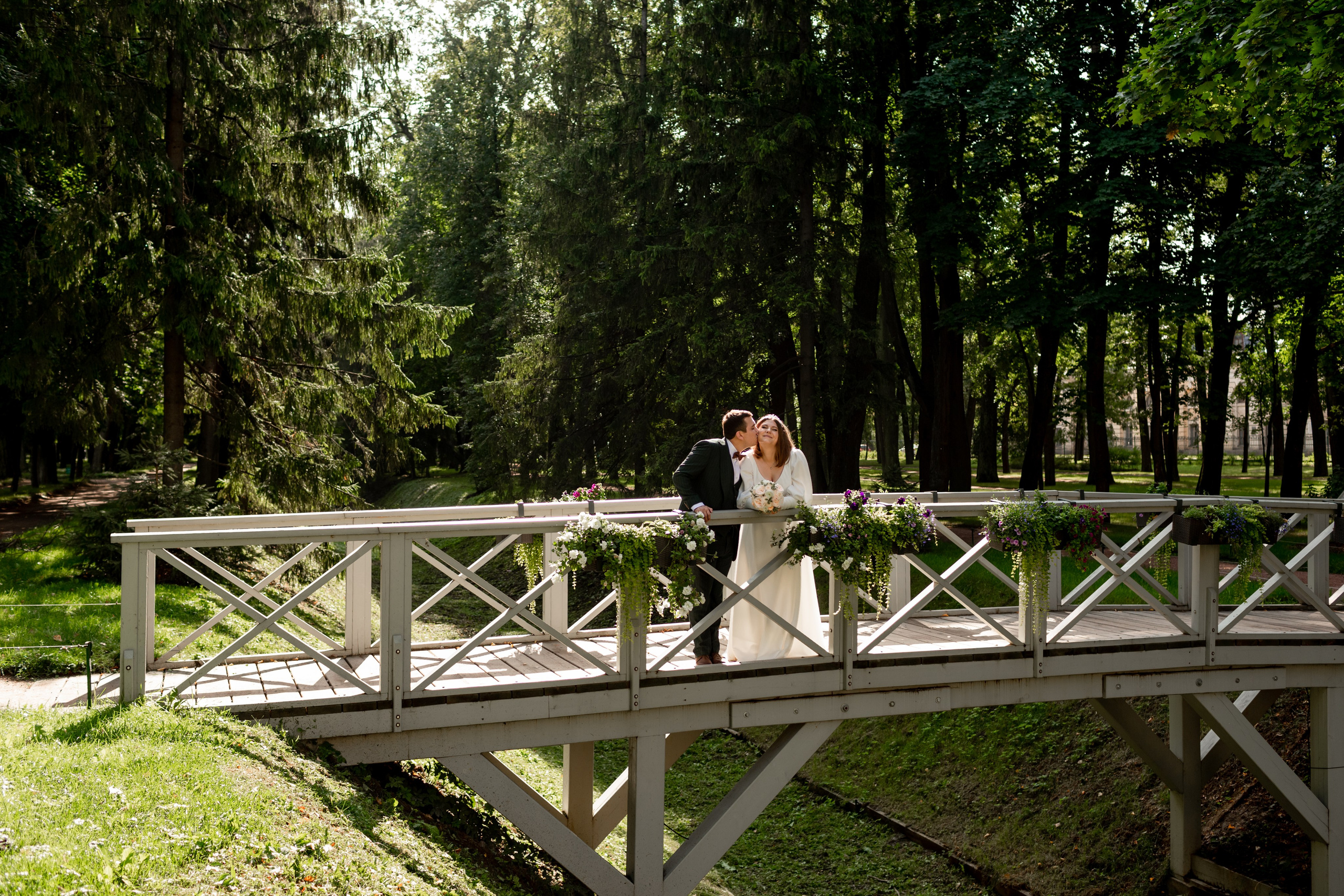 Бесплатное путешествие для молодоженов Ленинградской области. Свадебный фотограф Кирилл Белый