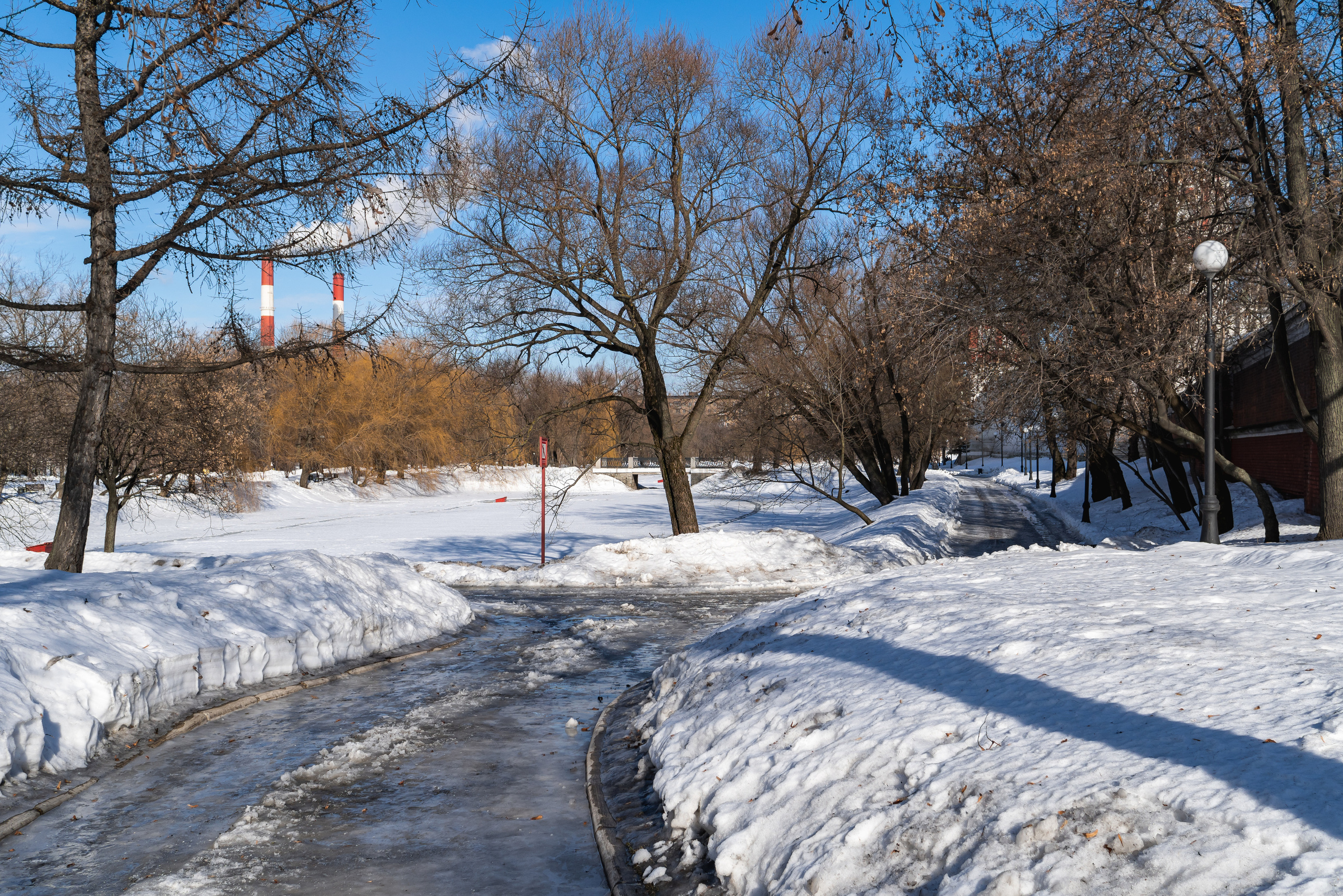 Парк Новодевичьего монастыря