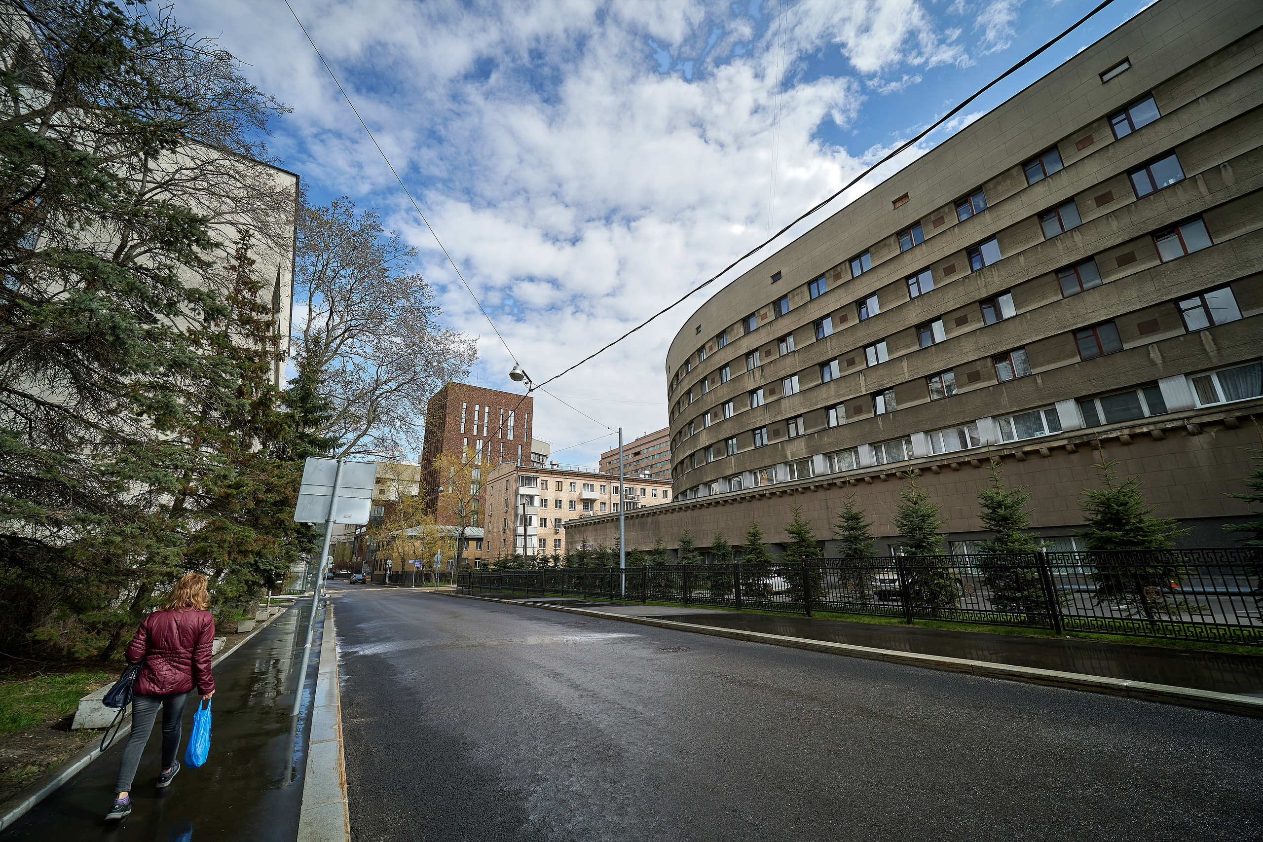 Улица Бурденко в Москве