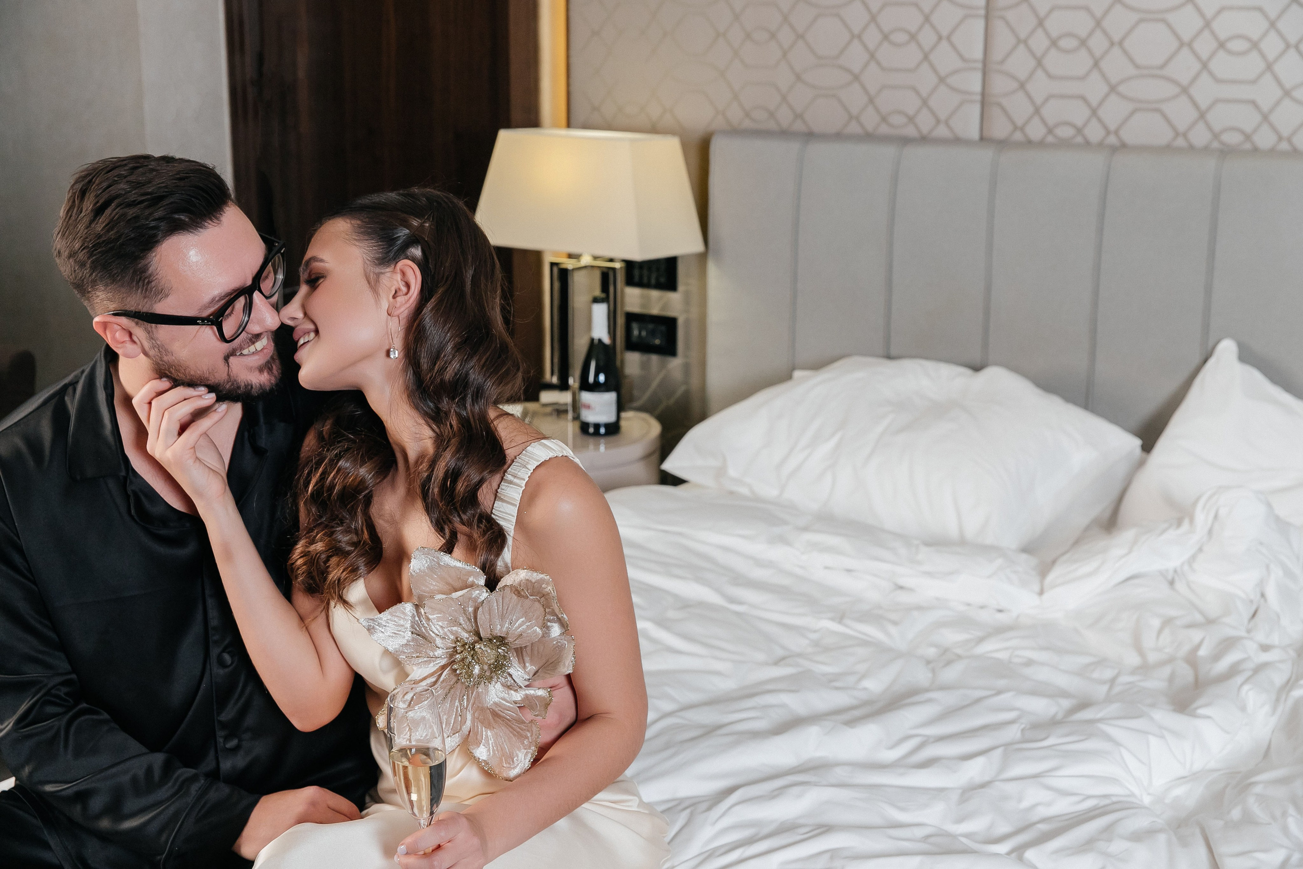 Выбрать лучшие гостиницы и отели на свадьбу для утра невесты в Москве. Свадебный фотограф в Москве Элина Ларченкова. Фото, которые цепляют