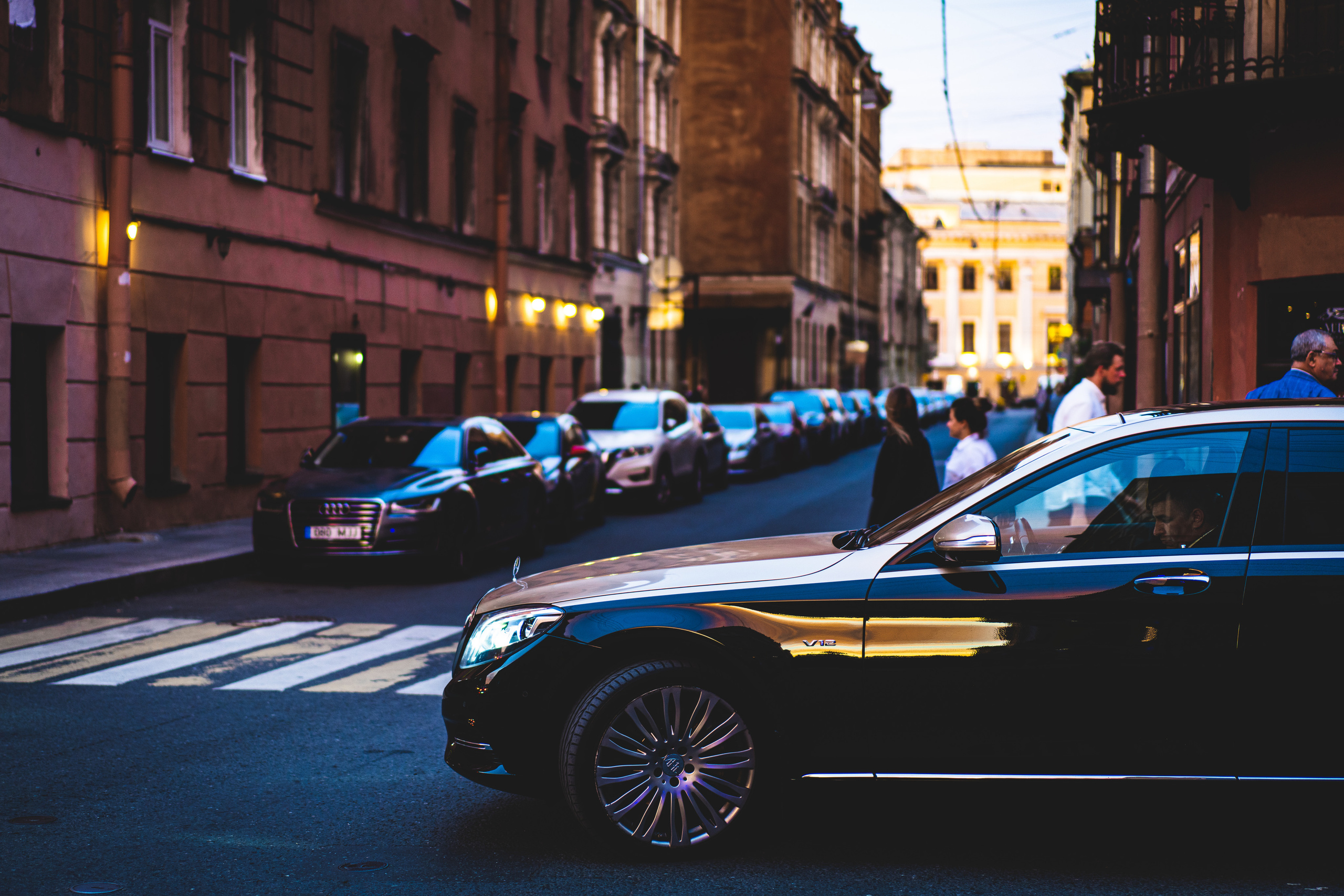 Майбах на улице Рубинштейна в Питере