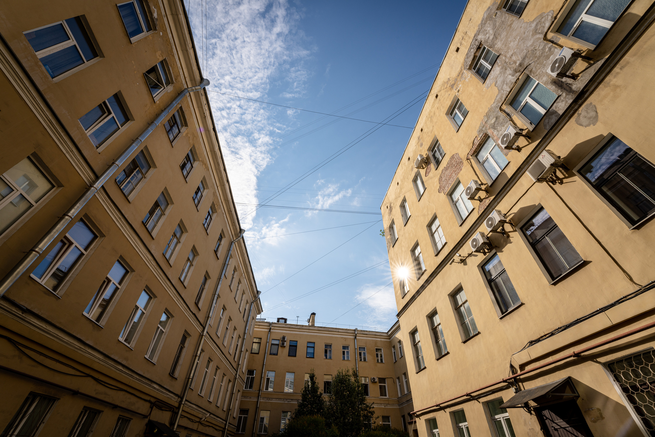 Питерский двор на улице Рубинштейна