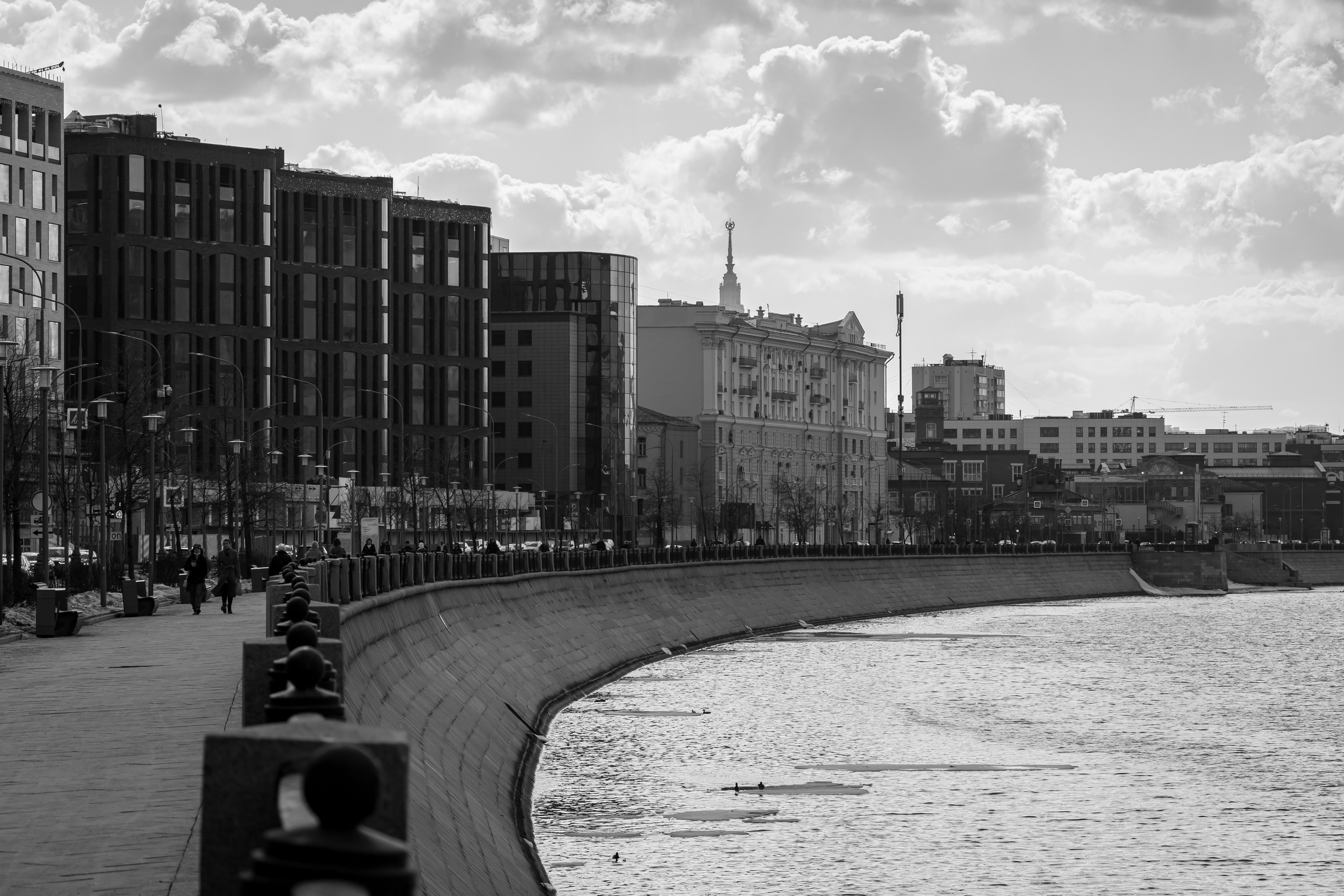 Саввинская набережная в Москве