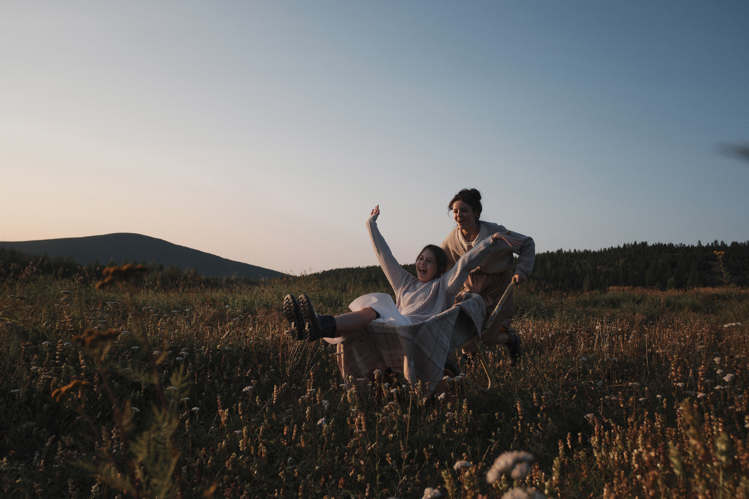 Семейная съёмка на природе. Мама и дочь. Артём Кузнецов, фотограф, Новосибирск