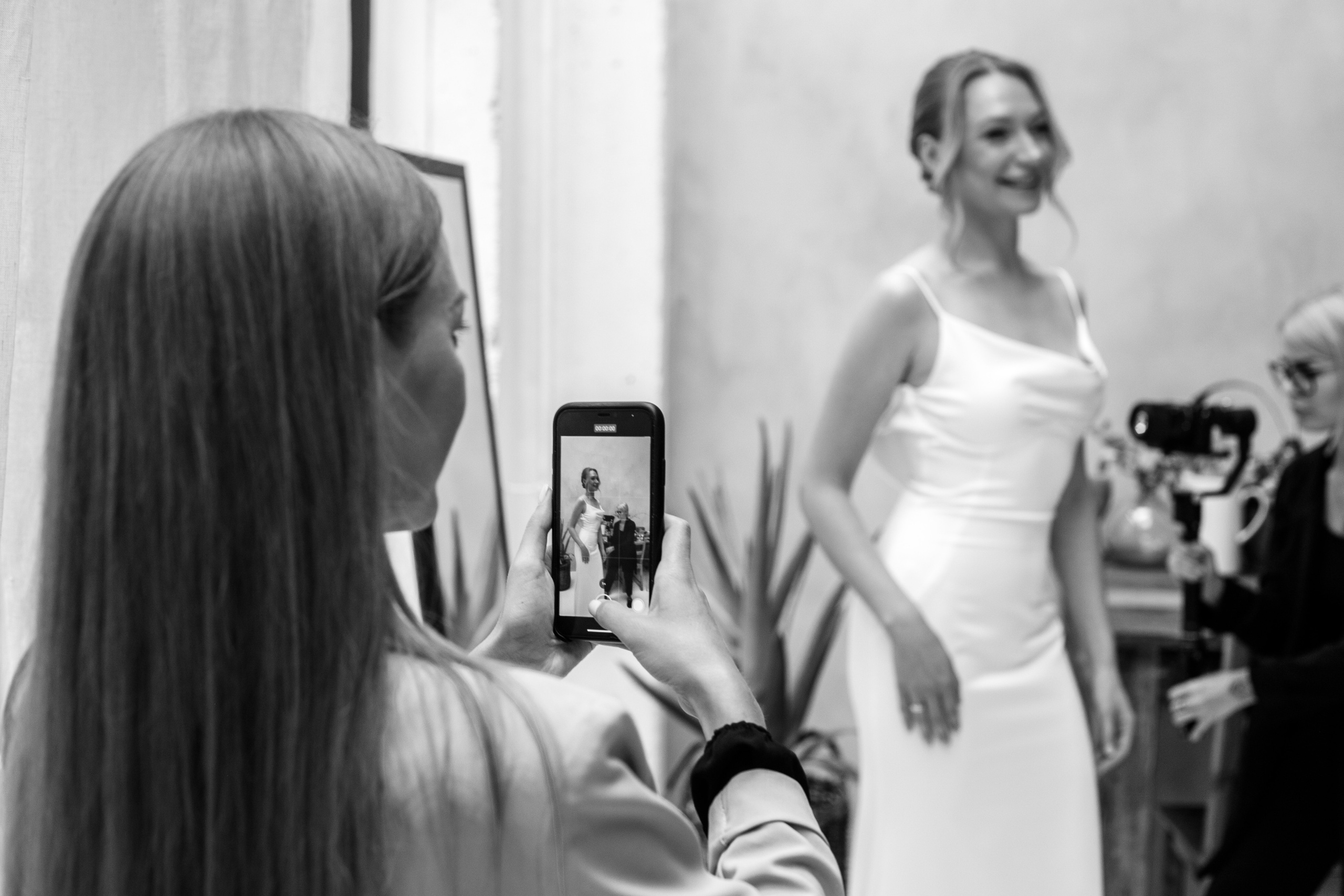 Backstage со свадьбы в ресторане Modus. Свадебный фотограф в Москве Элина Ларченкова. Фото, которые цепляют