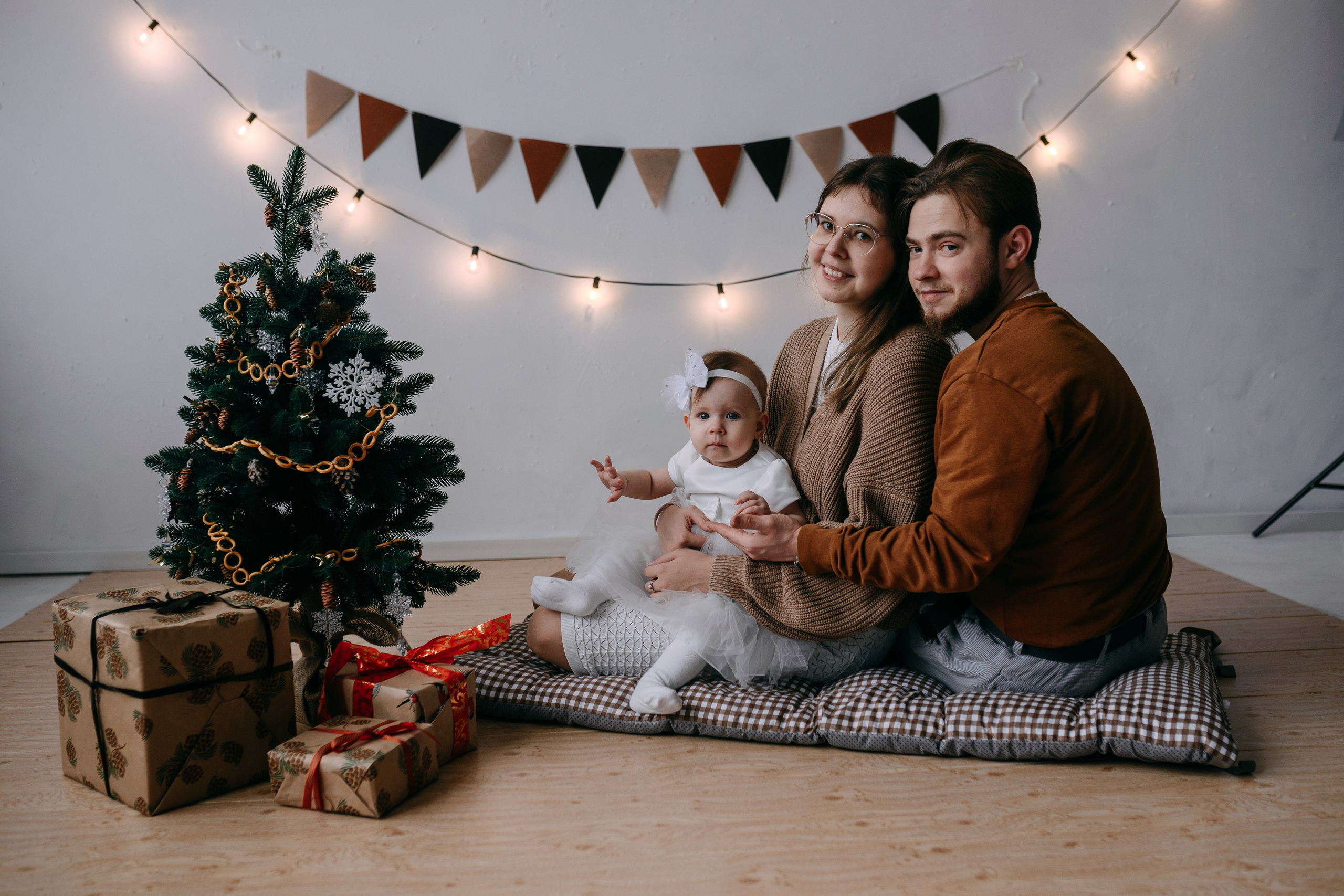 Семейная фотосессия в студии Саратов. Фотограф на крещение в Саратове Марина Грушина