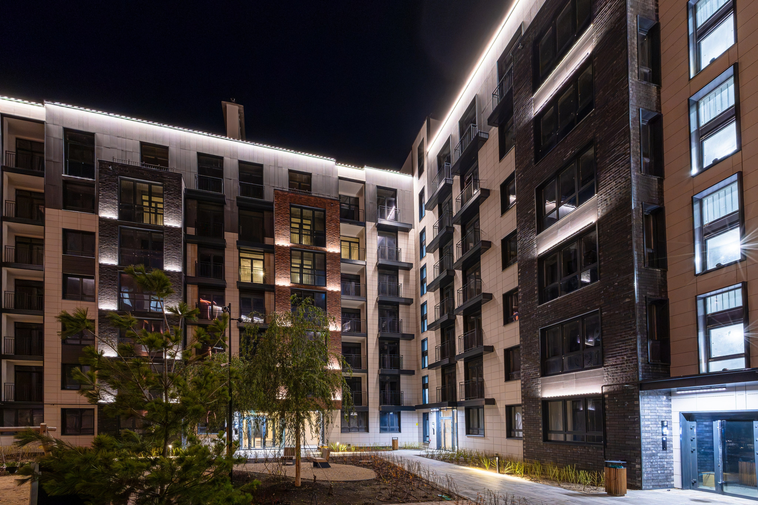 Фото ЖК для сайта ночью