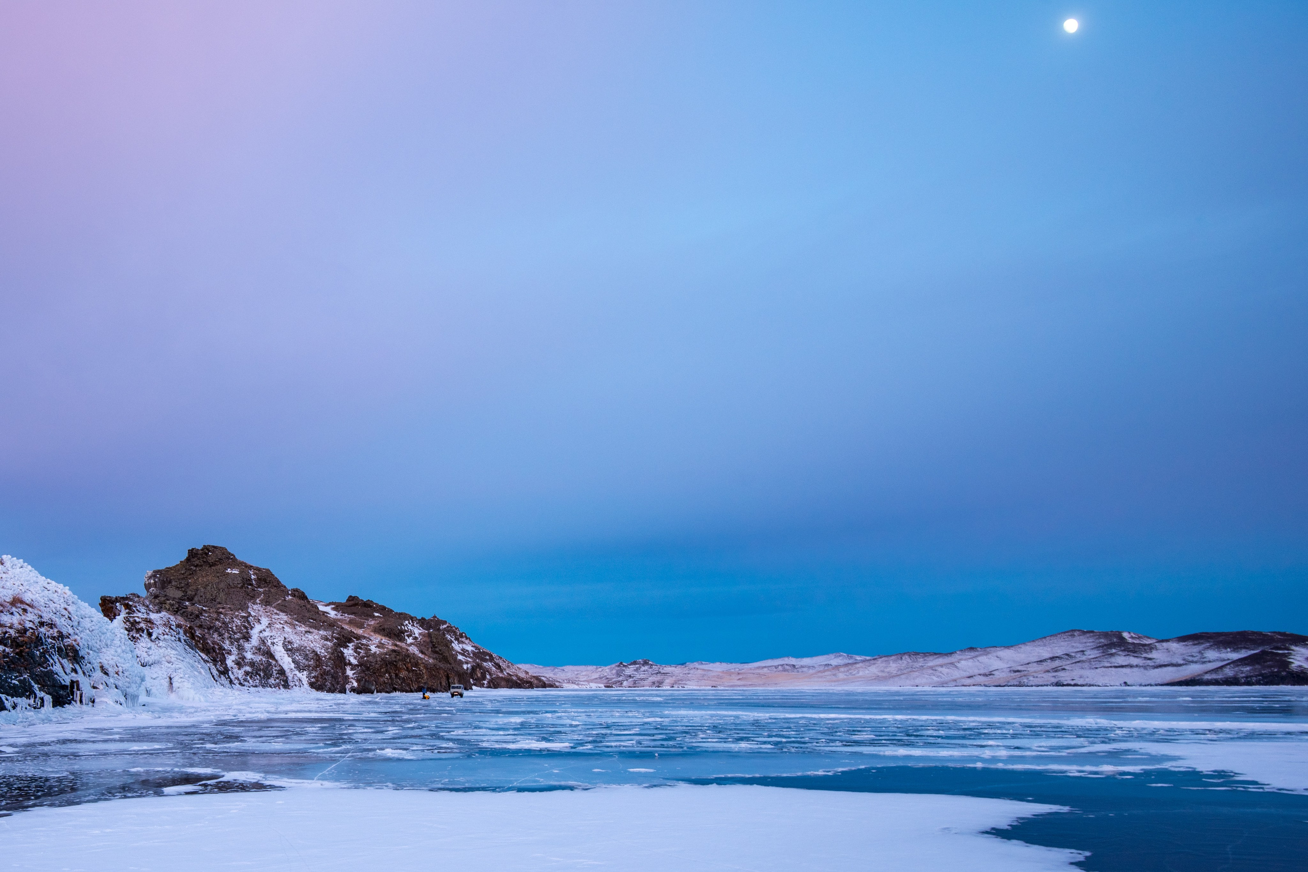Lake Baikal. The largest skating rink on the planet