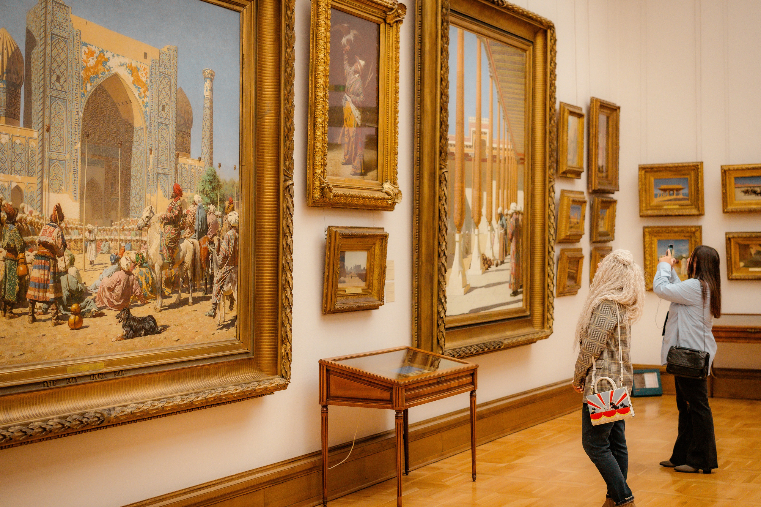 Марина и Третьяковская галерея. Портретный и семейный фотограф в Москве/Видное