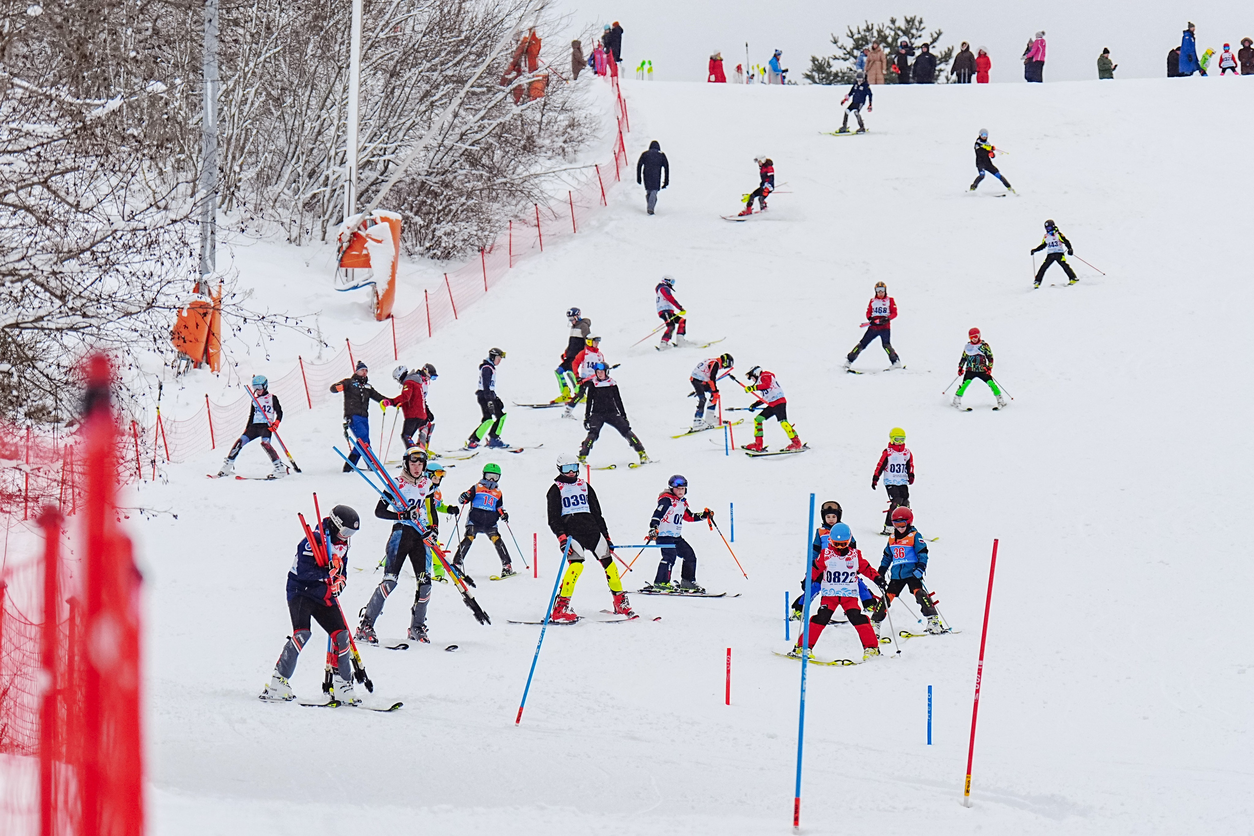 Фото с соревнований по горнолыжному спорту в Дмитровском городском округе Московской области 2025-20256. Фотограф Студитский Евгений