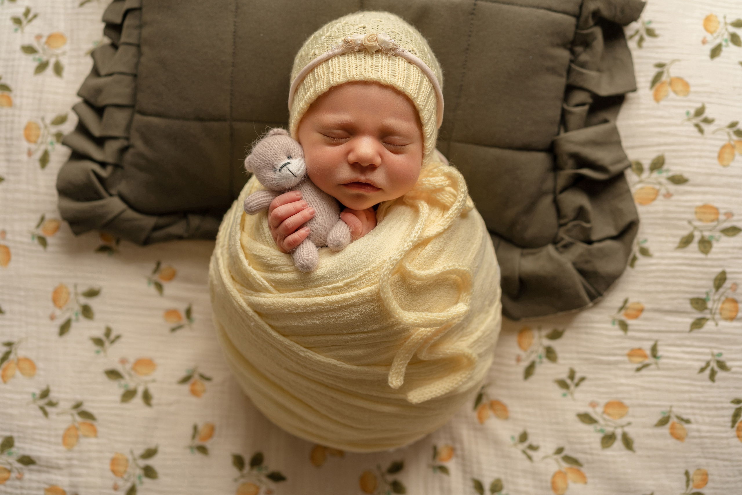 Фотосессия новорожденного в классическом стиле. Фотограф новорожденных в Ялте