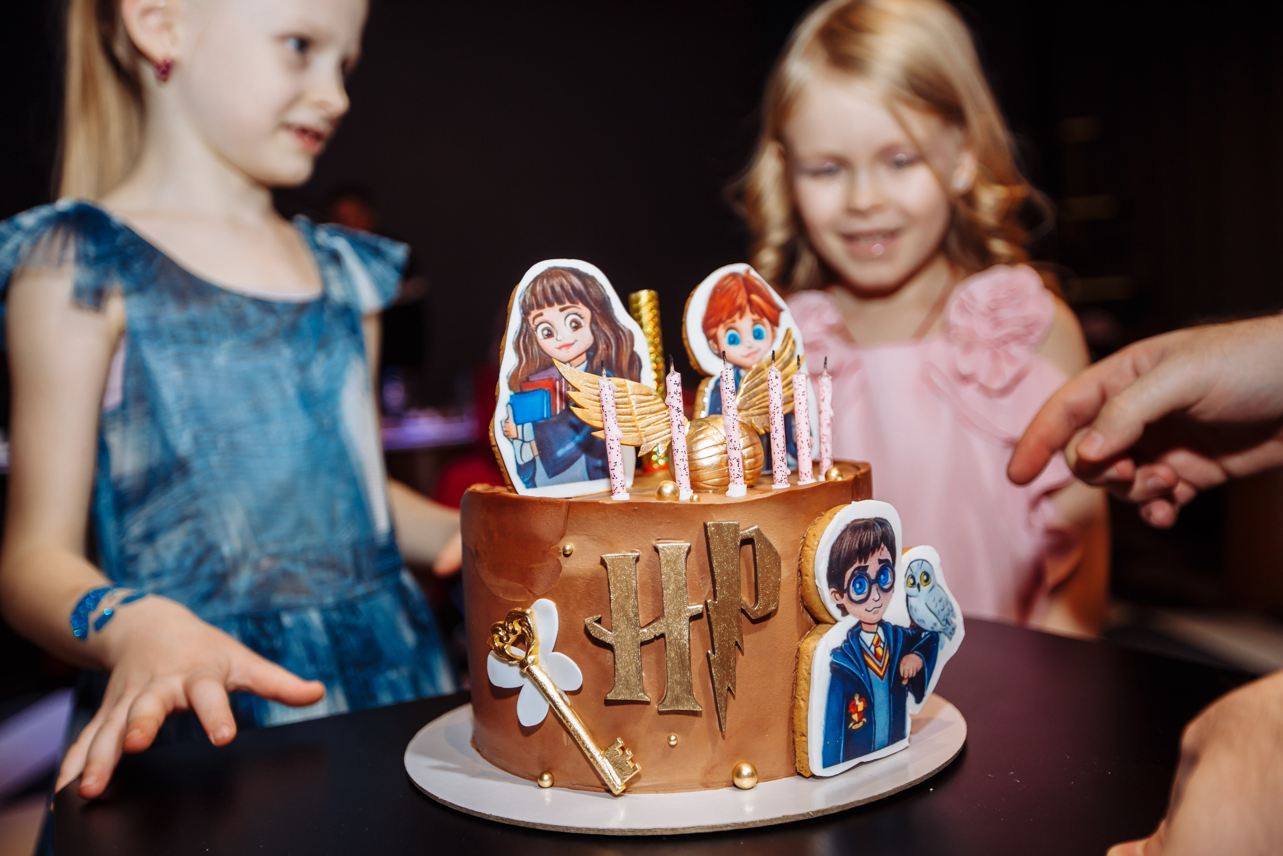 Фото торта на детском празднике 6 лет, фото и видеосъёмка одним человеком, выгодно и красиво