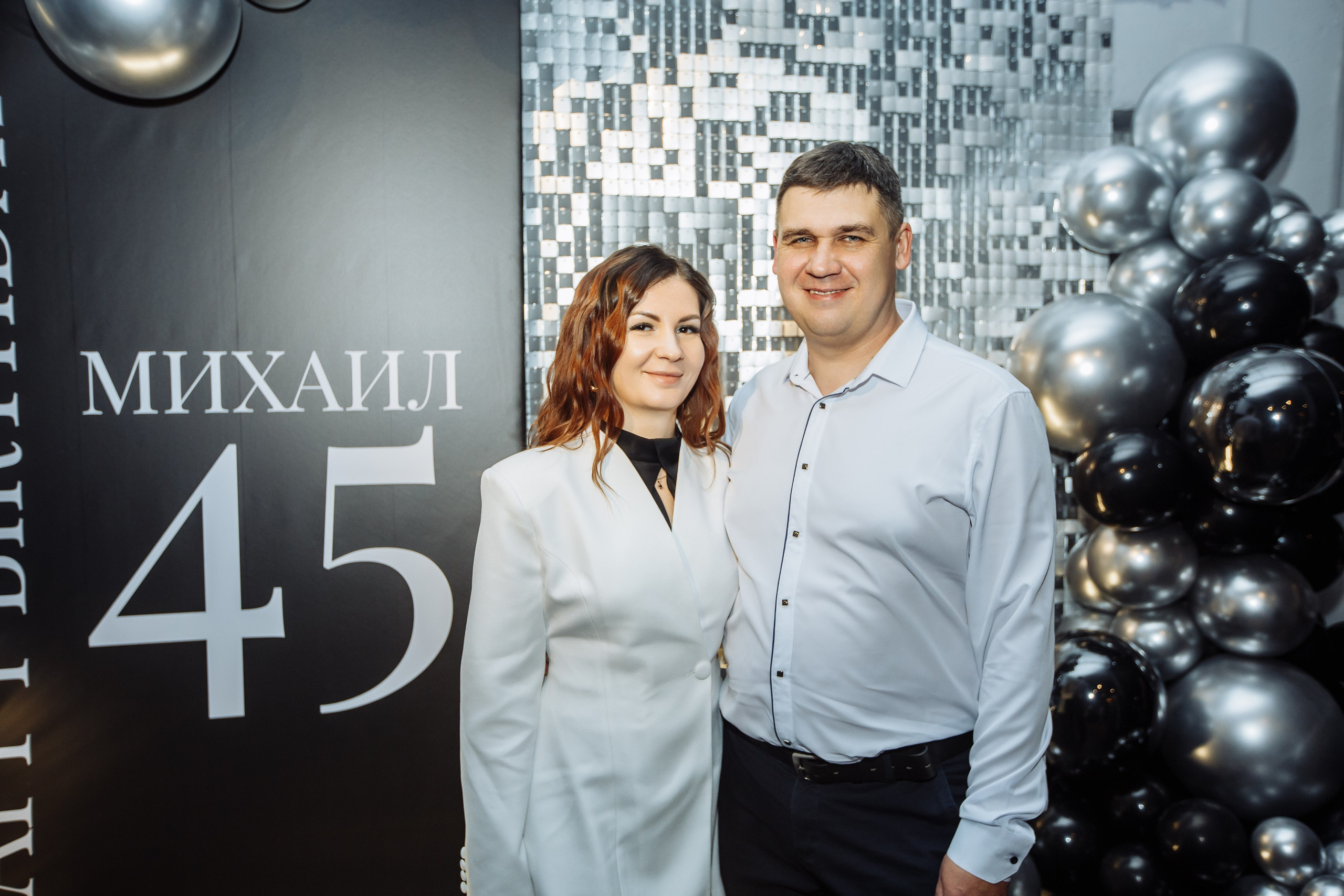 Портрет на дне рождения на красивом фото банере, узнать о занятости фотографа видеографа можно здесь на сайте