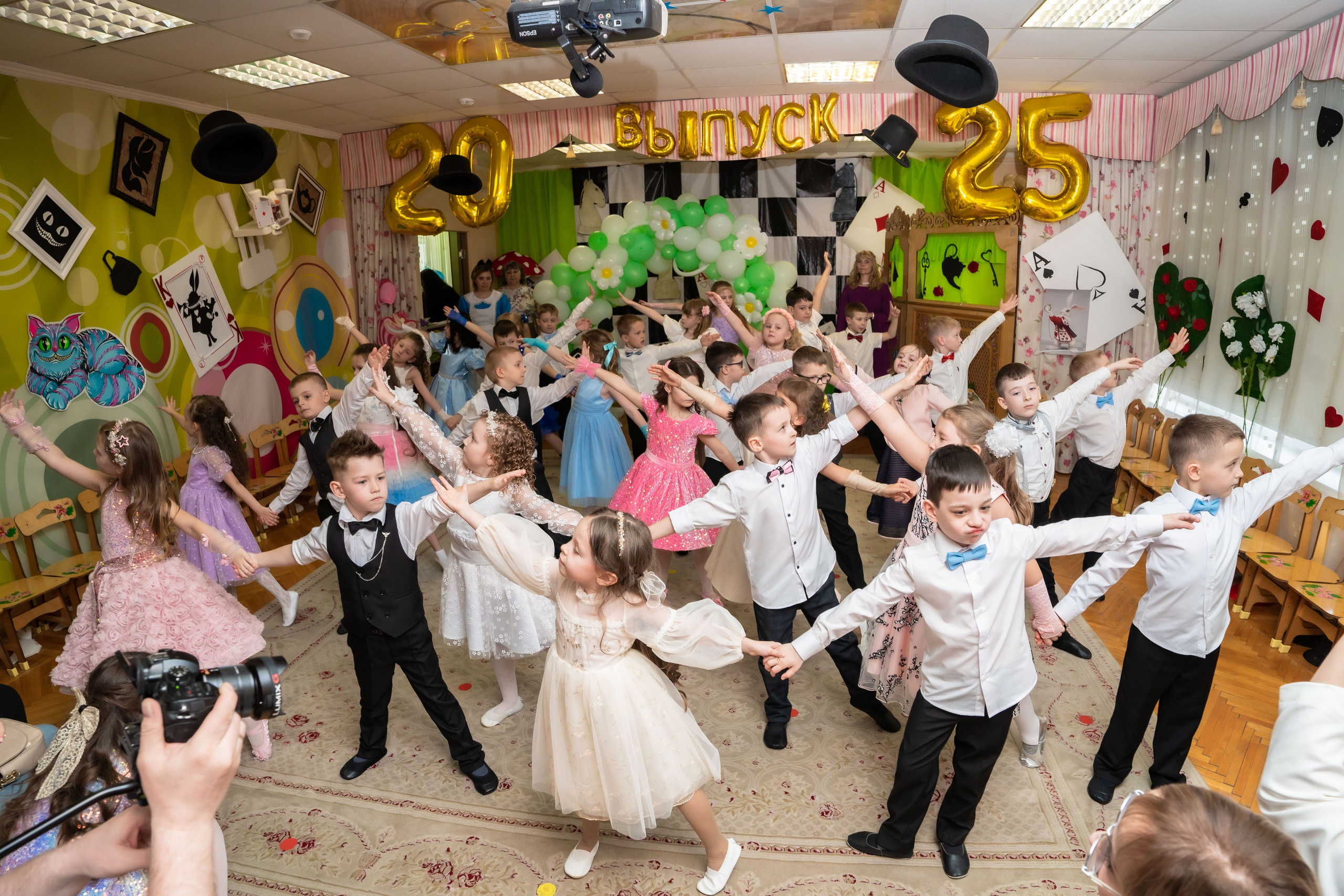 История школьного фотографа: ученики пригласили провести вау фотосессию и что из этого получилось. Свадебный фотограф и видеограф в Москве и Подмосковье Павел Коротков