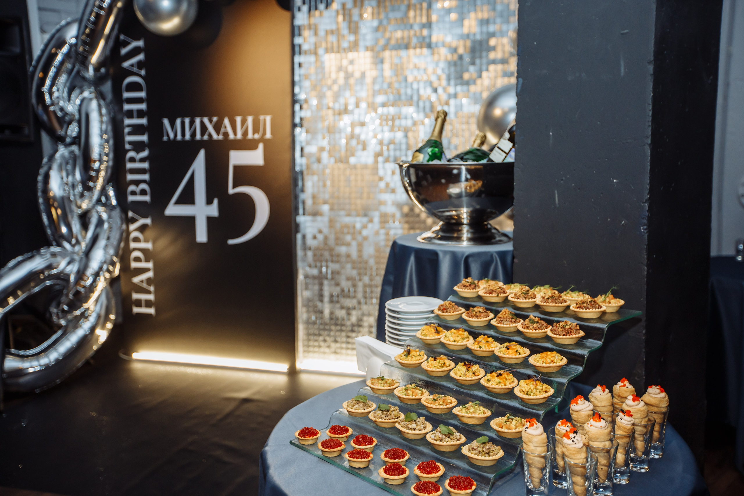 Жена на юбилей мужа устроила настоящий праздник, фото и видео на день рождение и юбилей по выгодным ценам в Москве и области