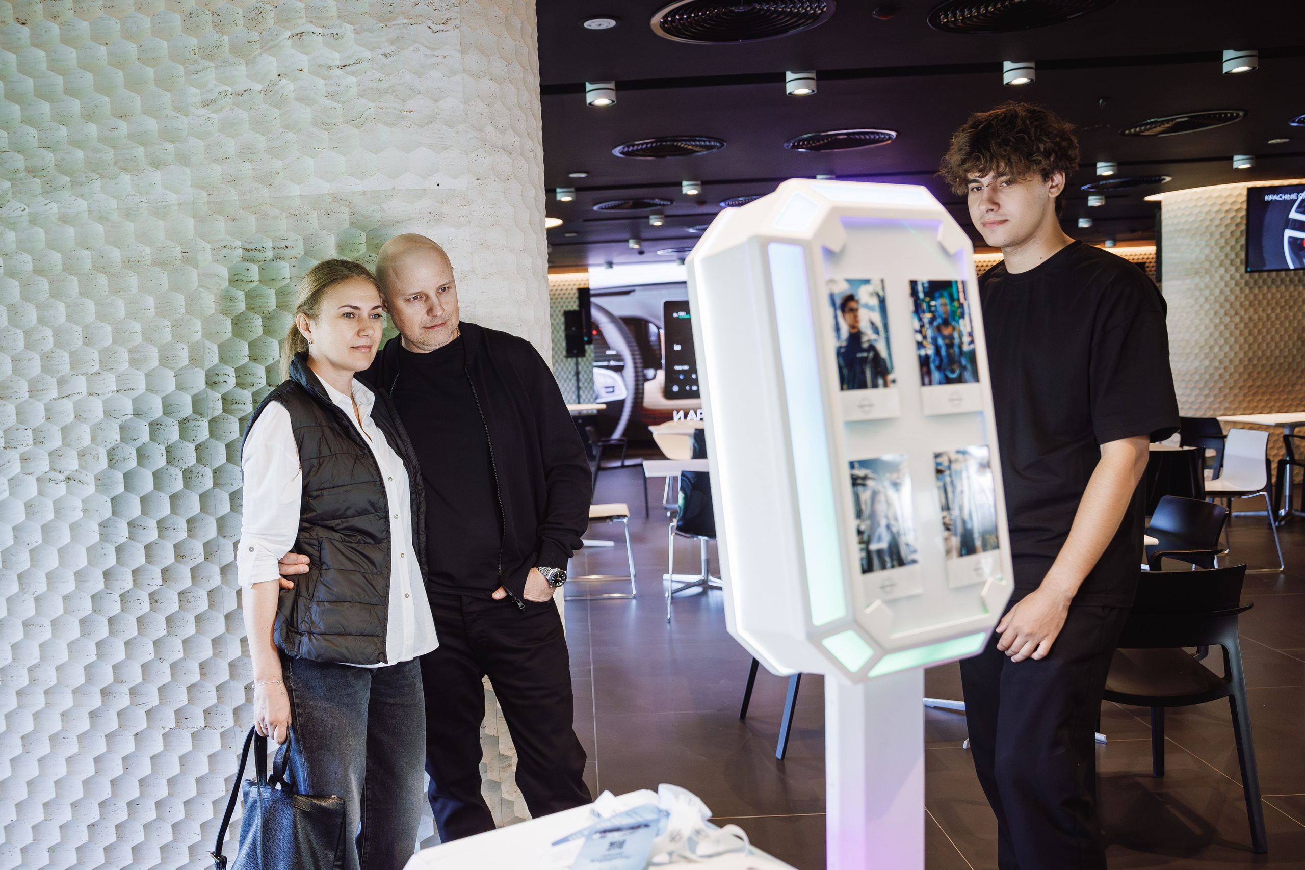 Фотостойка с ИИ предсказанием. Инсталаб Нижний Новгород