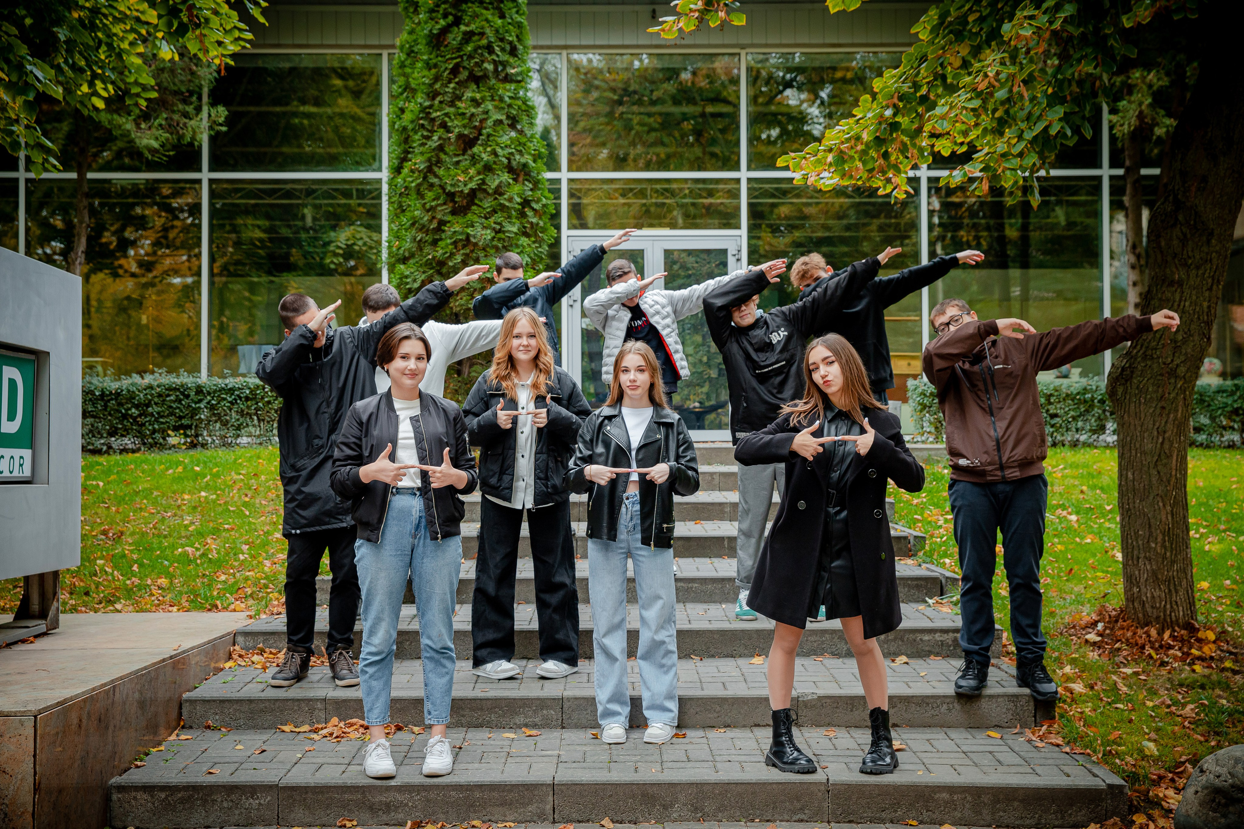 Фотостудии, где снимаем выпускников. Современные Выпускные Альбомы в Ростове-на-Дону