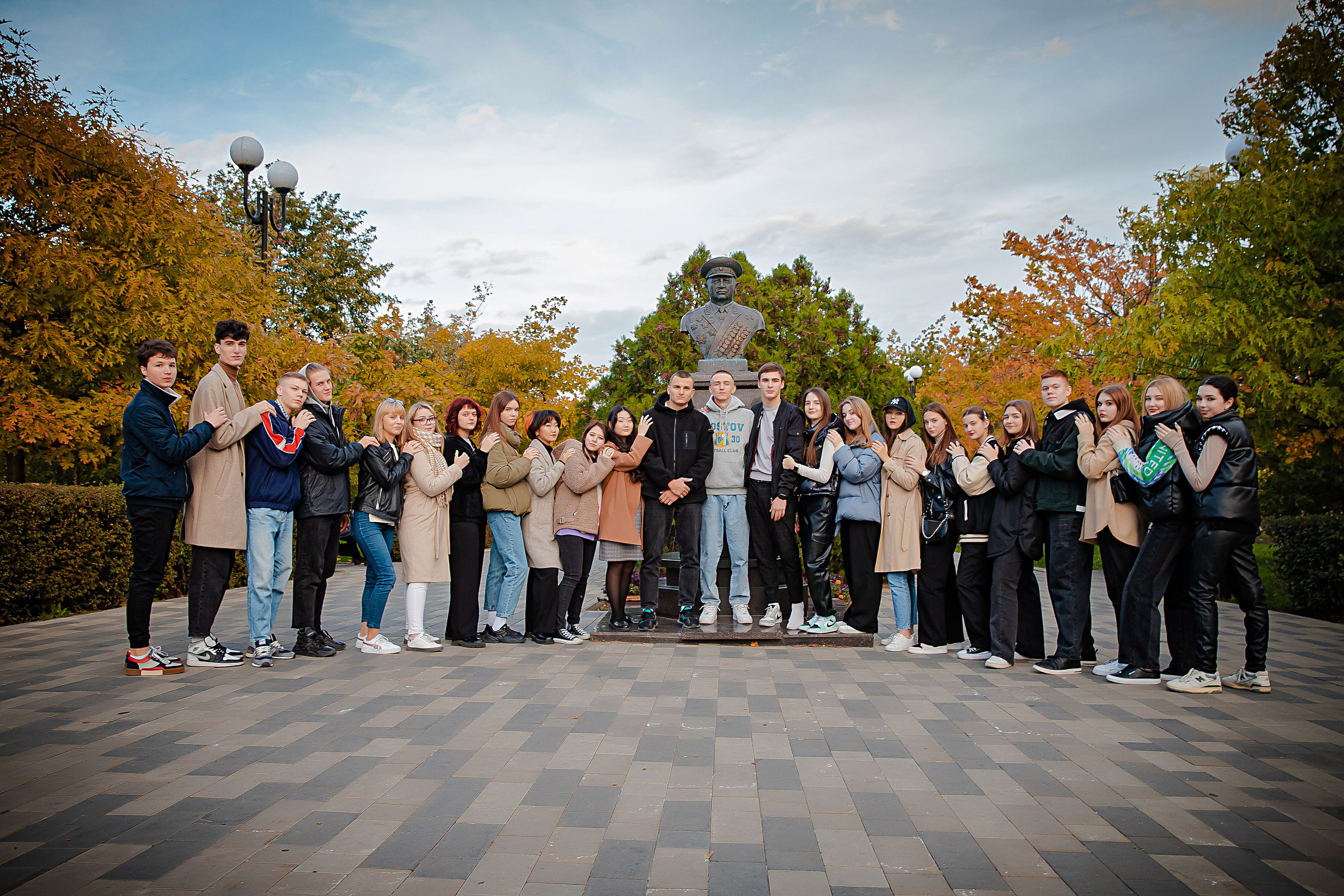 Фотостудии, где снимаем выпускников. Современные Выпускные Альбомы в Ростове-на-Дону