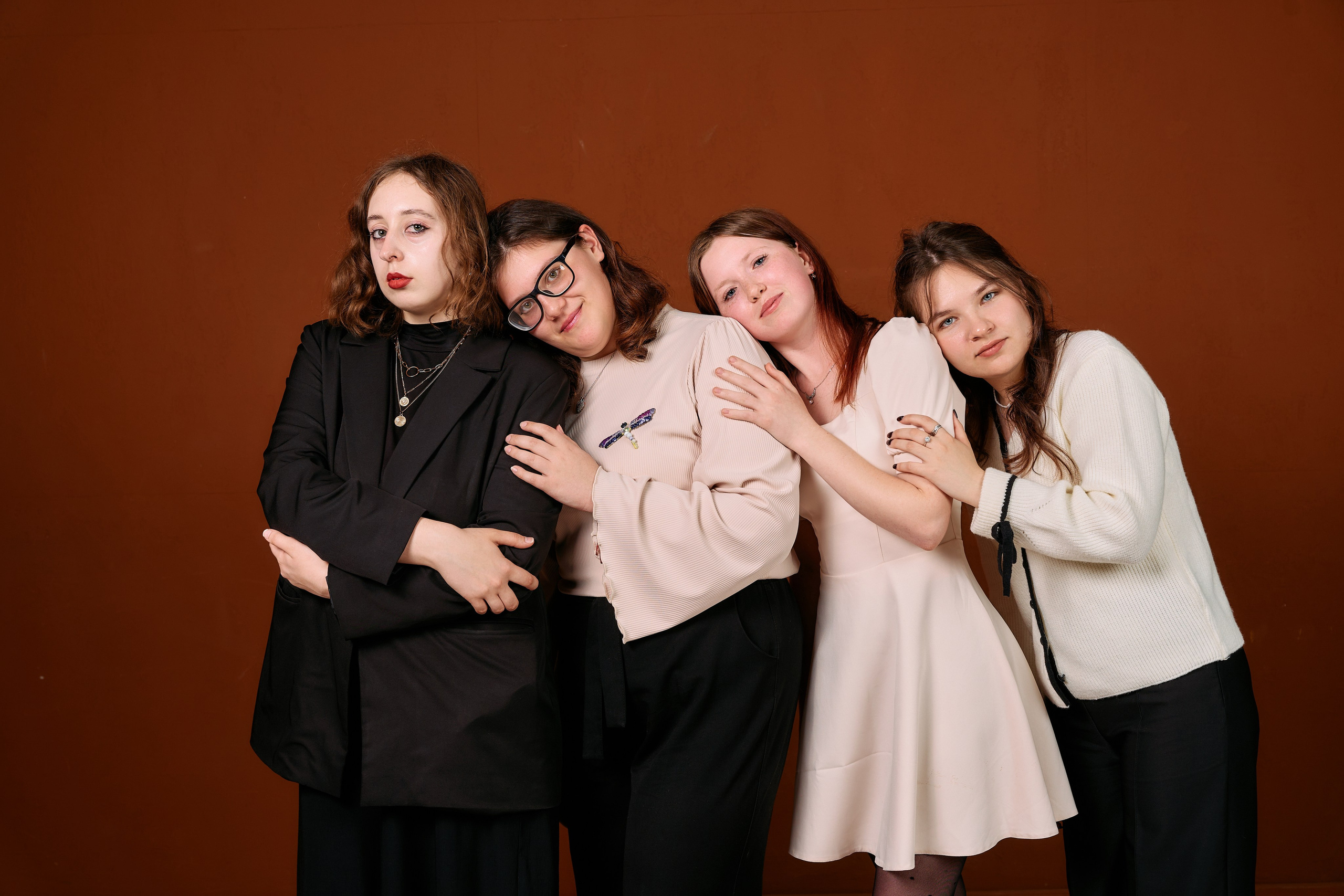 Выпускной альбом в Перми от 2700 ₽: смотрите примеры и заказывайте. Фотограф в Перми (Егор Гладких): цены, портфолио, гайды