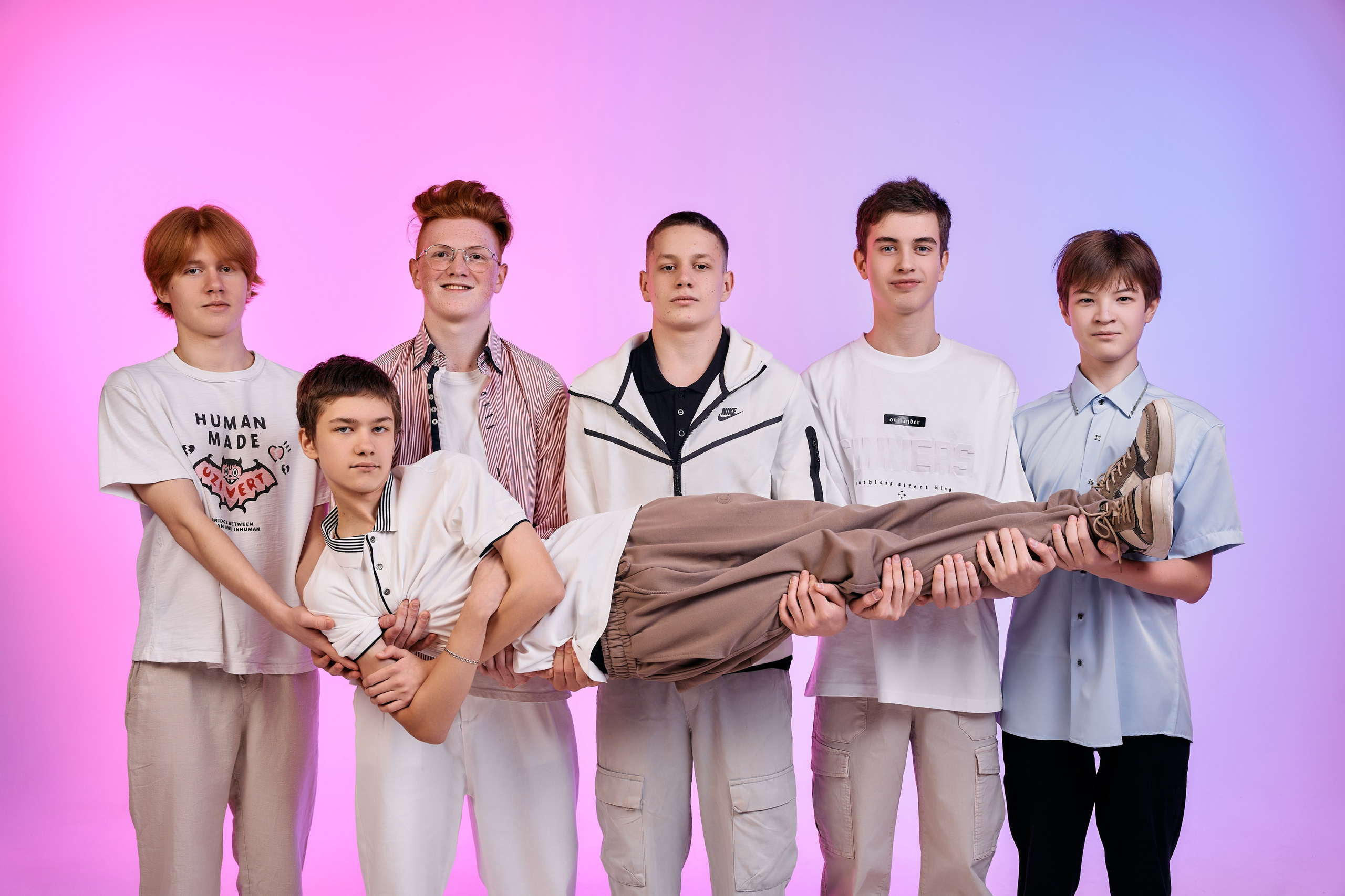 Выпускной альбом в Перми от 2700 ₽: смотрите примеры и заказывайте. Фотограф в Перми (Егор Гладких): цены, портфолио, гайды