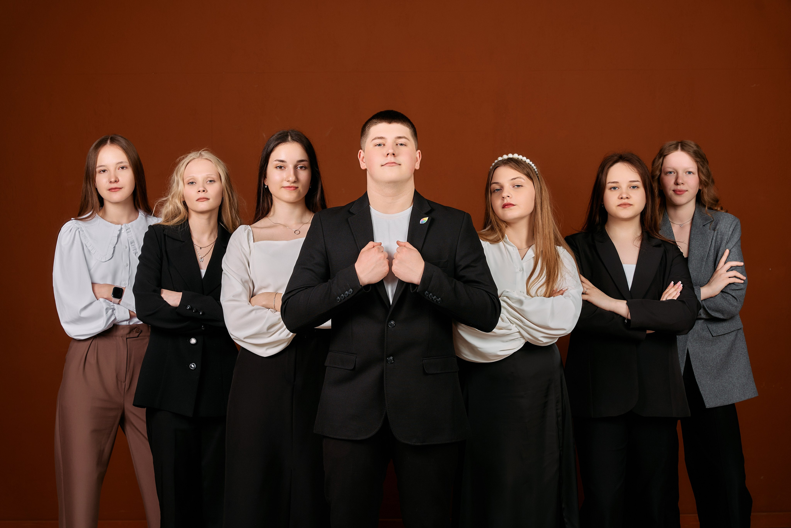 Выпускной альбом в Перми от 2700 ₽: смотрите примеры и заказывайте. Фотограф в Перми (Егор Гладких): цены, портфолио, гайды