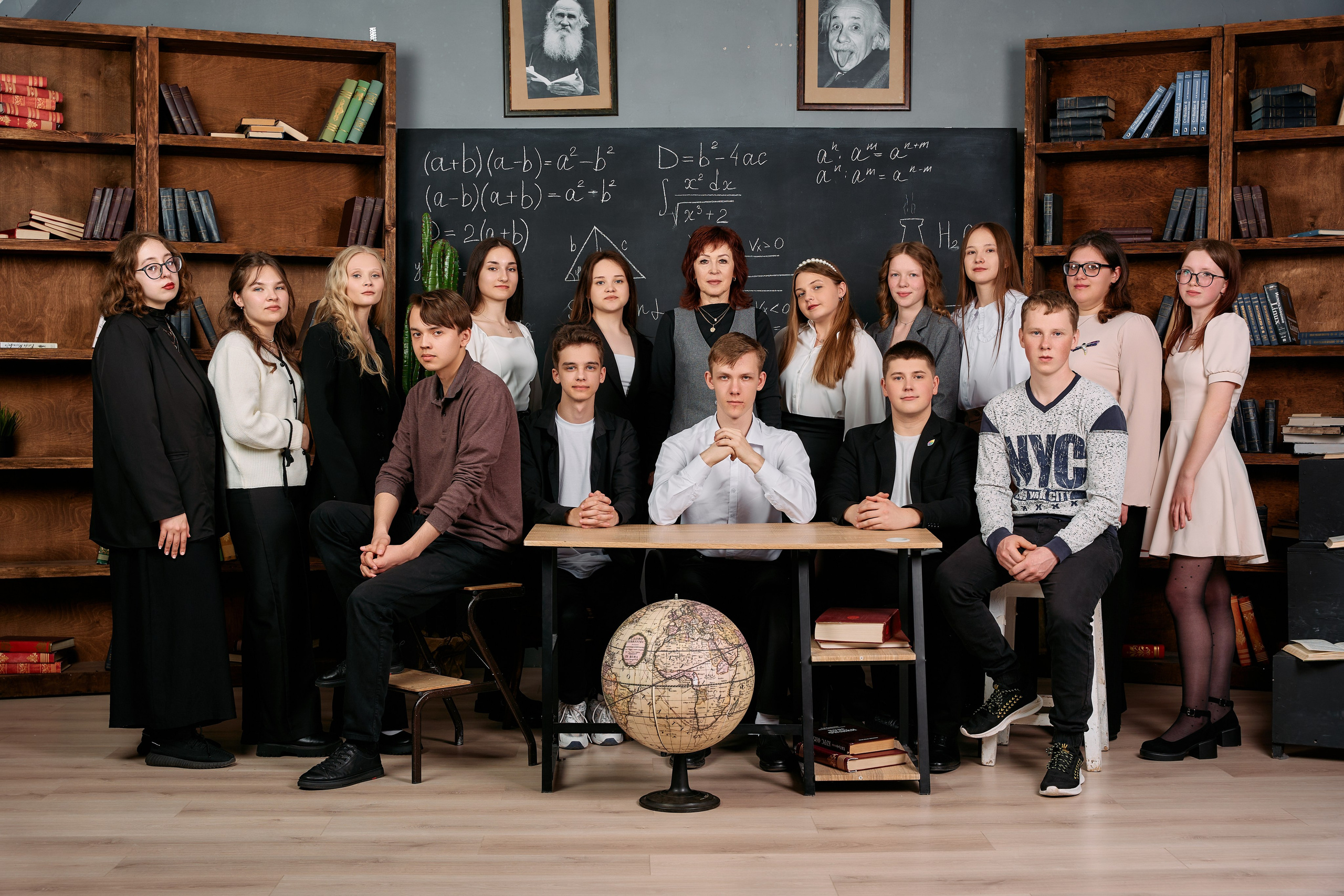 Выпускной альбом в Перми от 2700 ₽: смотрите примеры и заказывайте. Фотограф в Перми (Егор Гладких): цены, портфолио, гайды