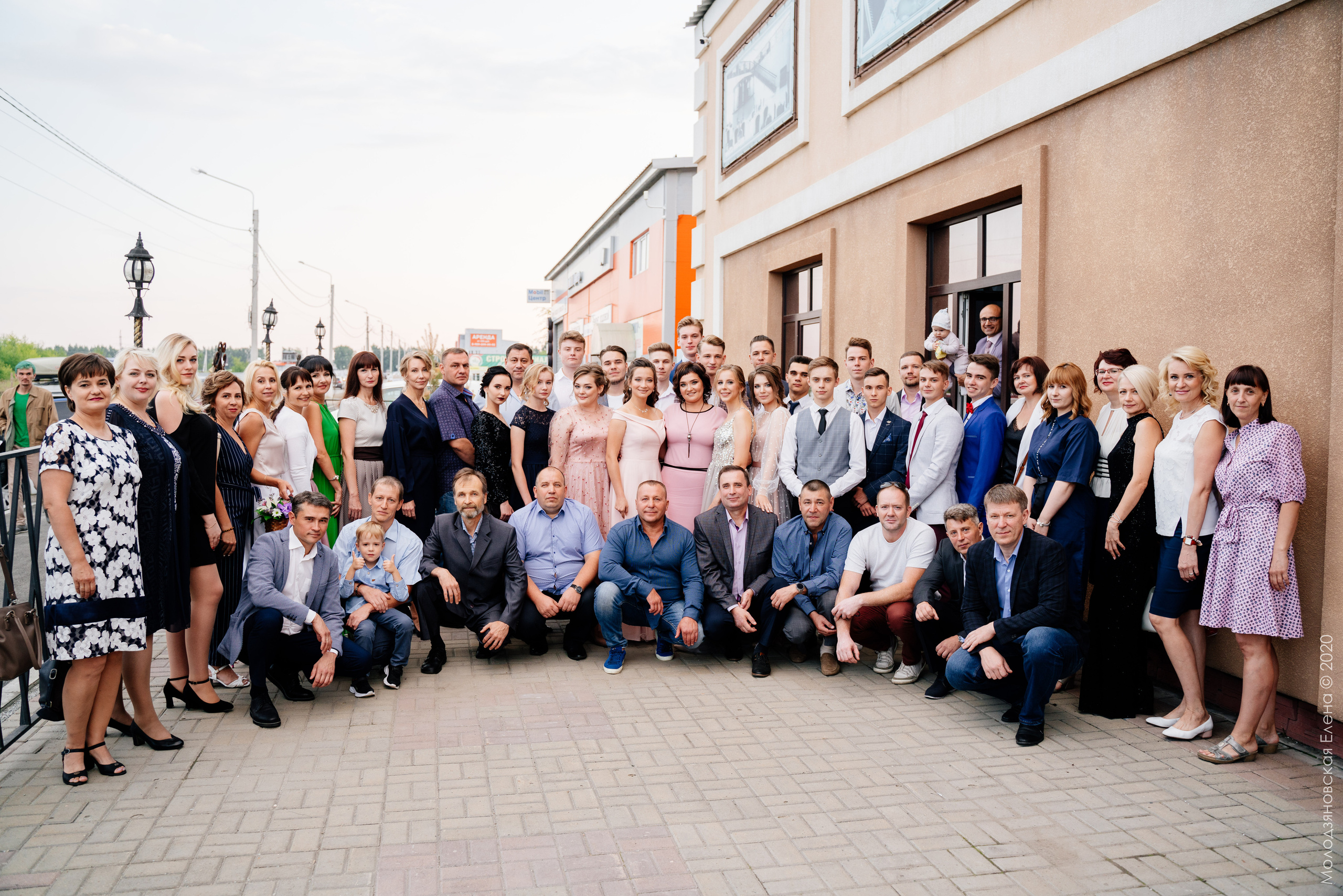 Фотограф и видеограф на выпускной в школе г. Магнитогорск. Семейный и свадебный фотограф Молодзяновская Елена