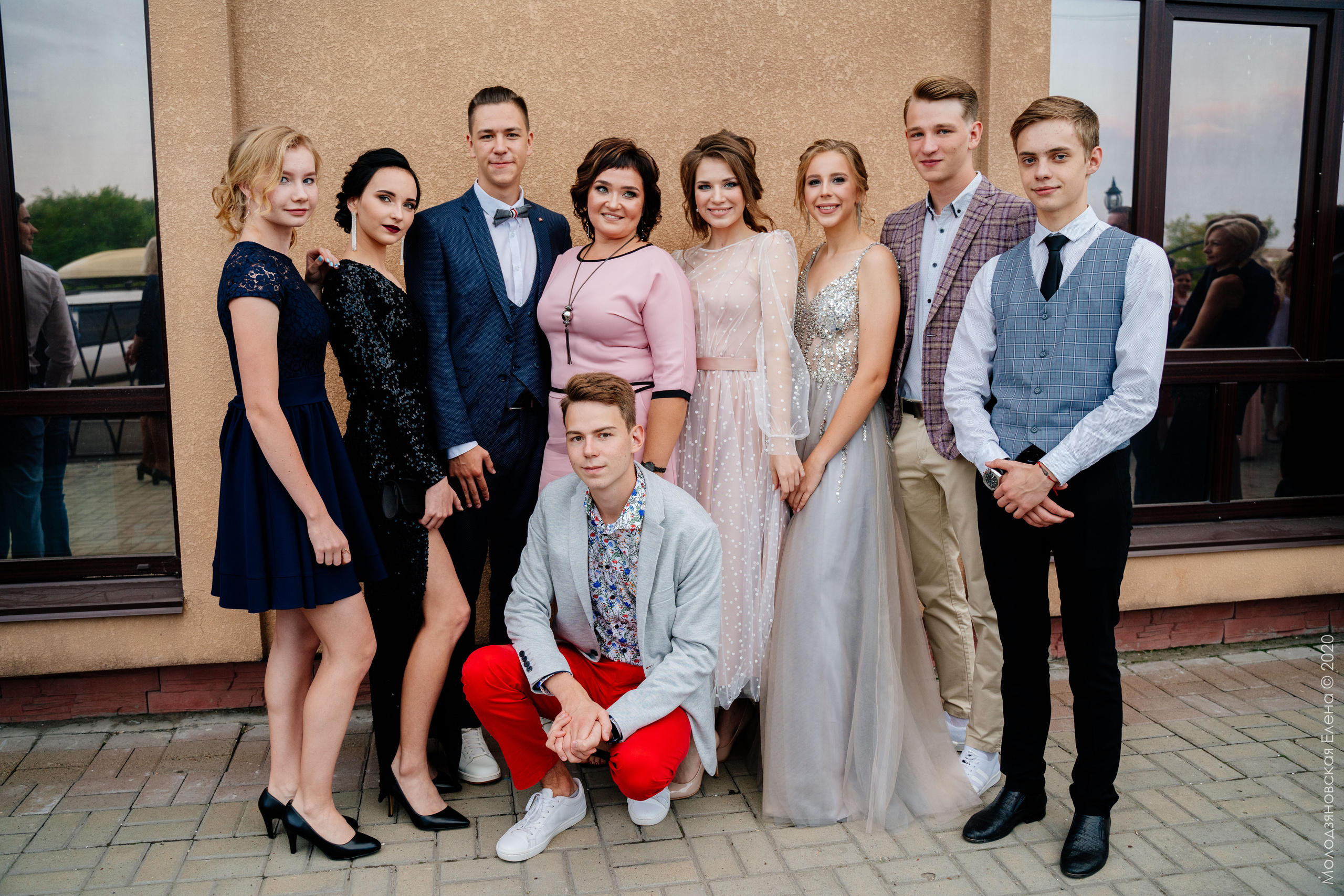 Фотограф и видеограф на выпускной в школе г. Магнитогорск. Семейный и свадебный фотограф Молодзяновская Елена
