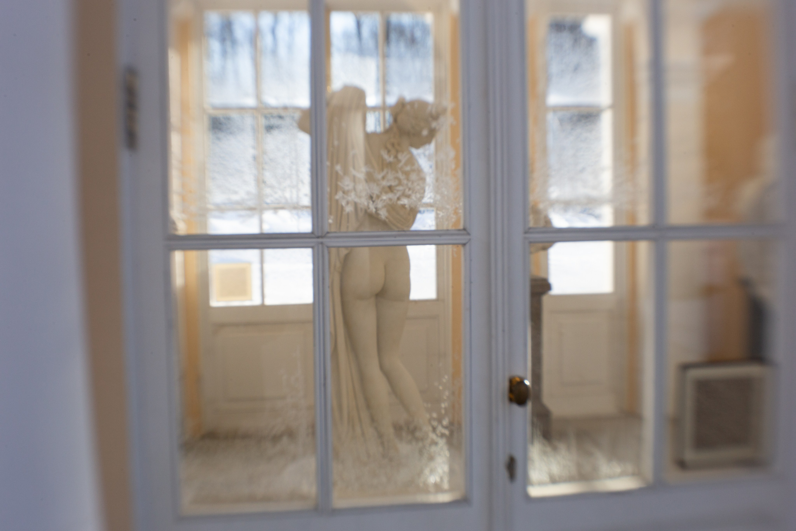 Санкт-Петербург, Павловск зимой 2026. Блог фотографа из СПб, фотографии на монокль. Локации для фото в Санкт-Петербурге. Идеи позирования для фото.