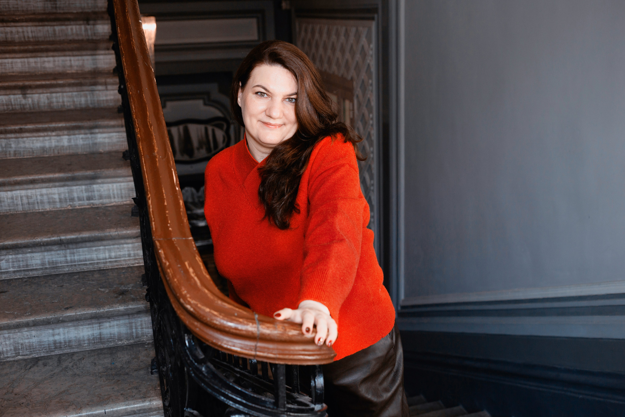 фотограф в спб, фотосъемка контента в Питере, интересные локации для фото в Санкт-Петербурге, коворкинг Ясная Поляна на Петроградской, парадные Петербурга